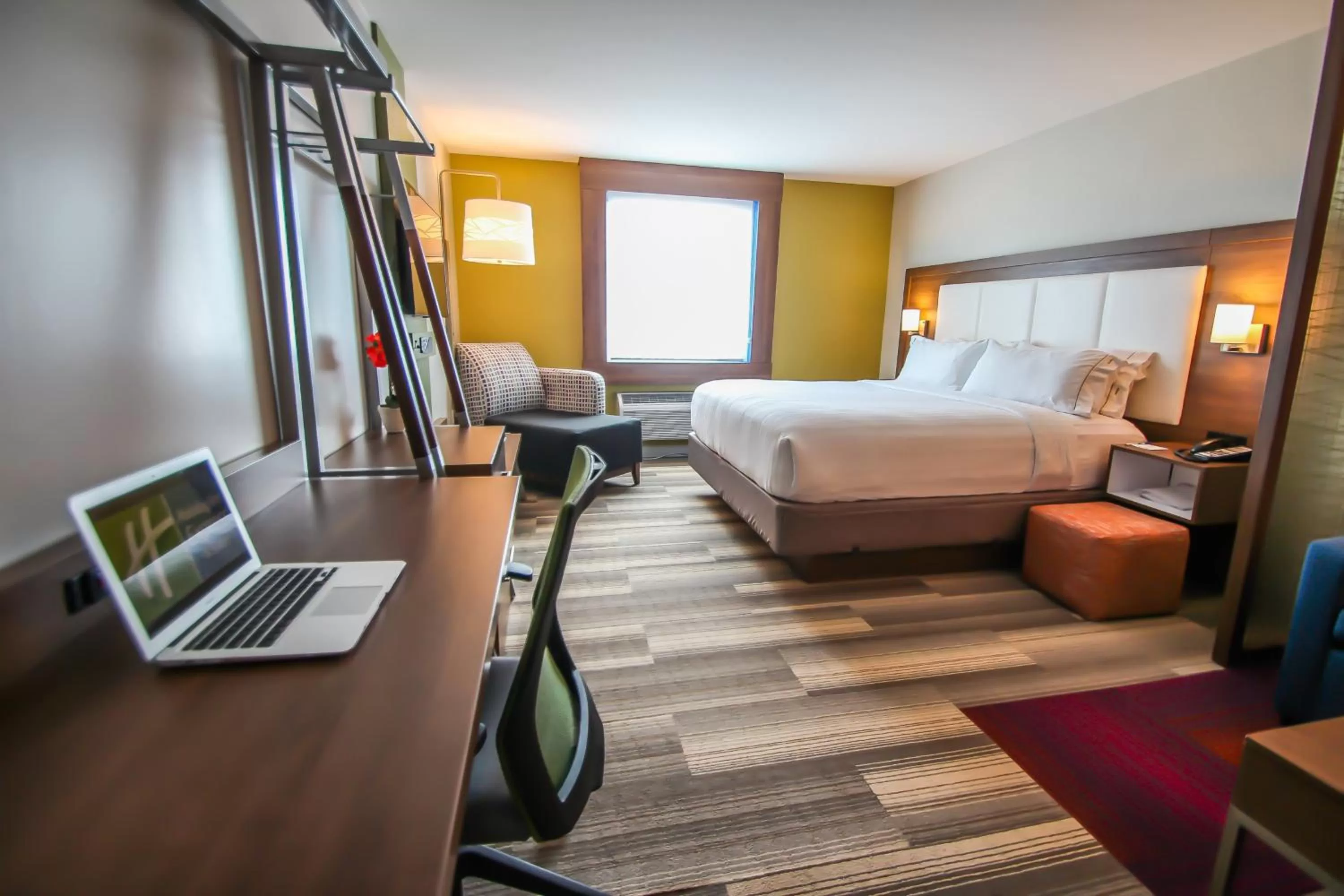 Photo of the whole room, Bed in Holiday Inn Express & Suites Miami Airport East by IHG