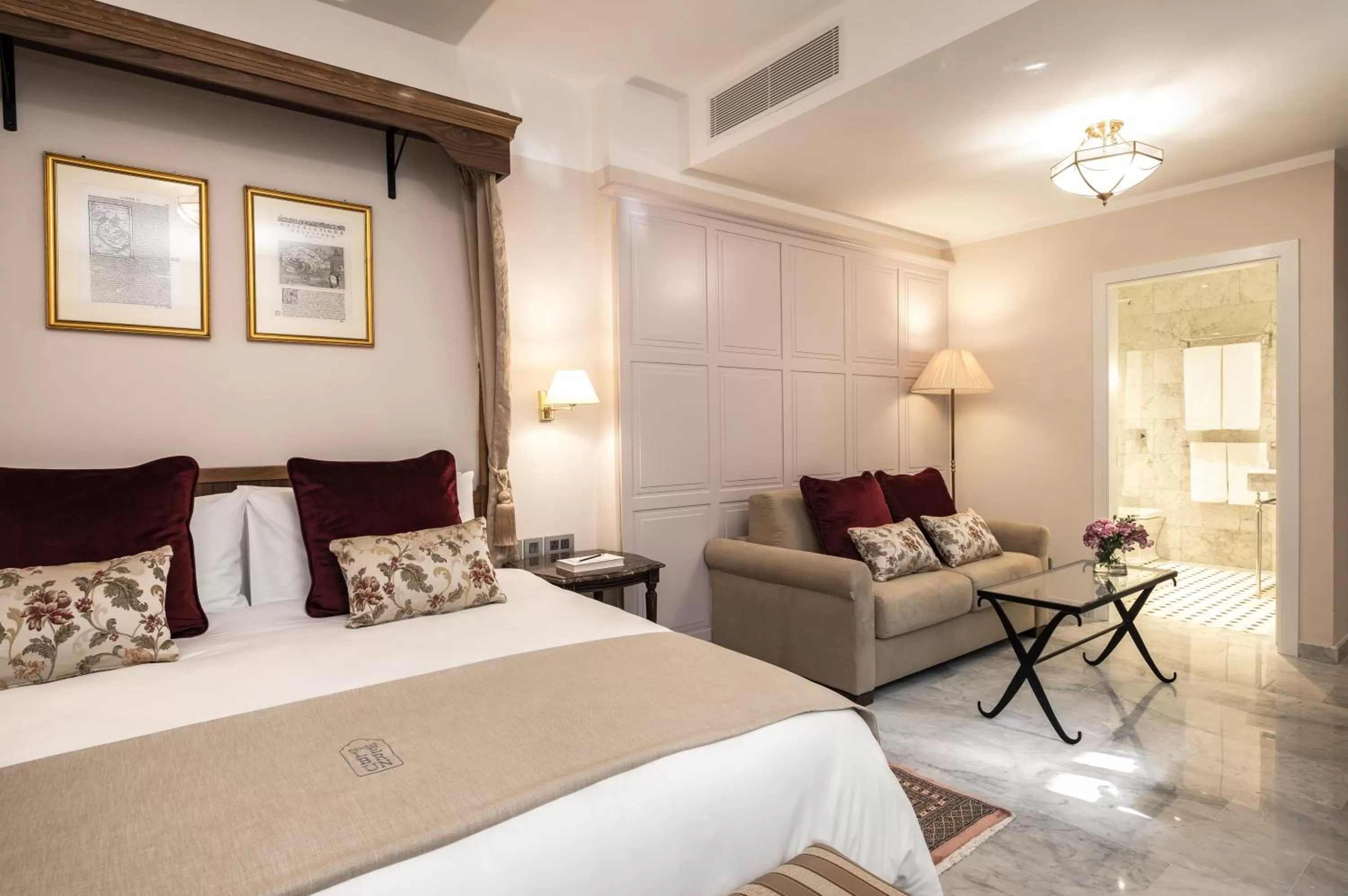 Bed in Palais Le Brun