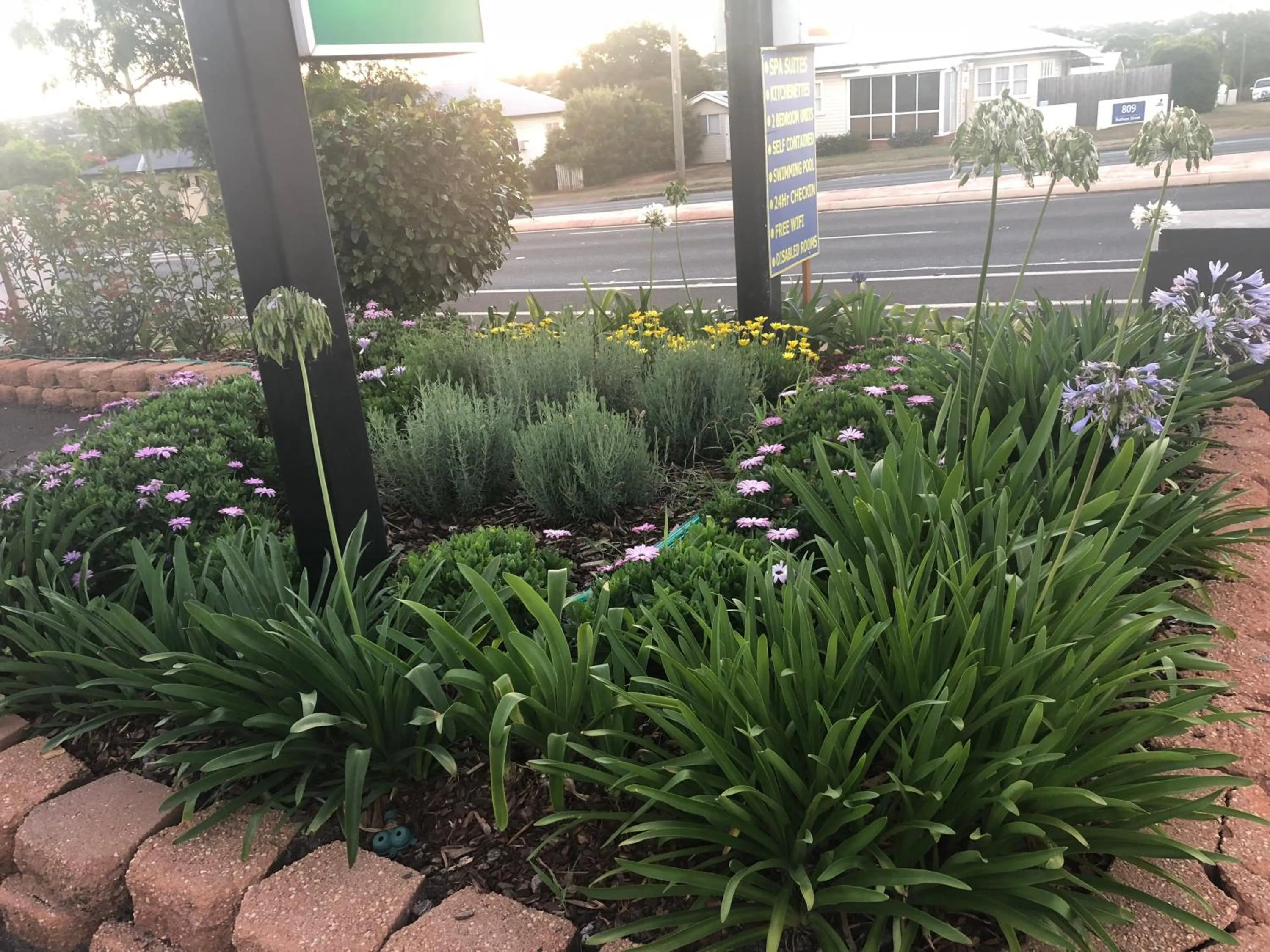 Allan Cunningham Motel