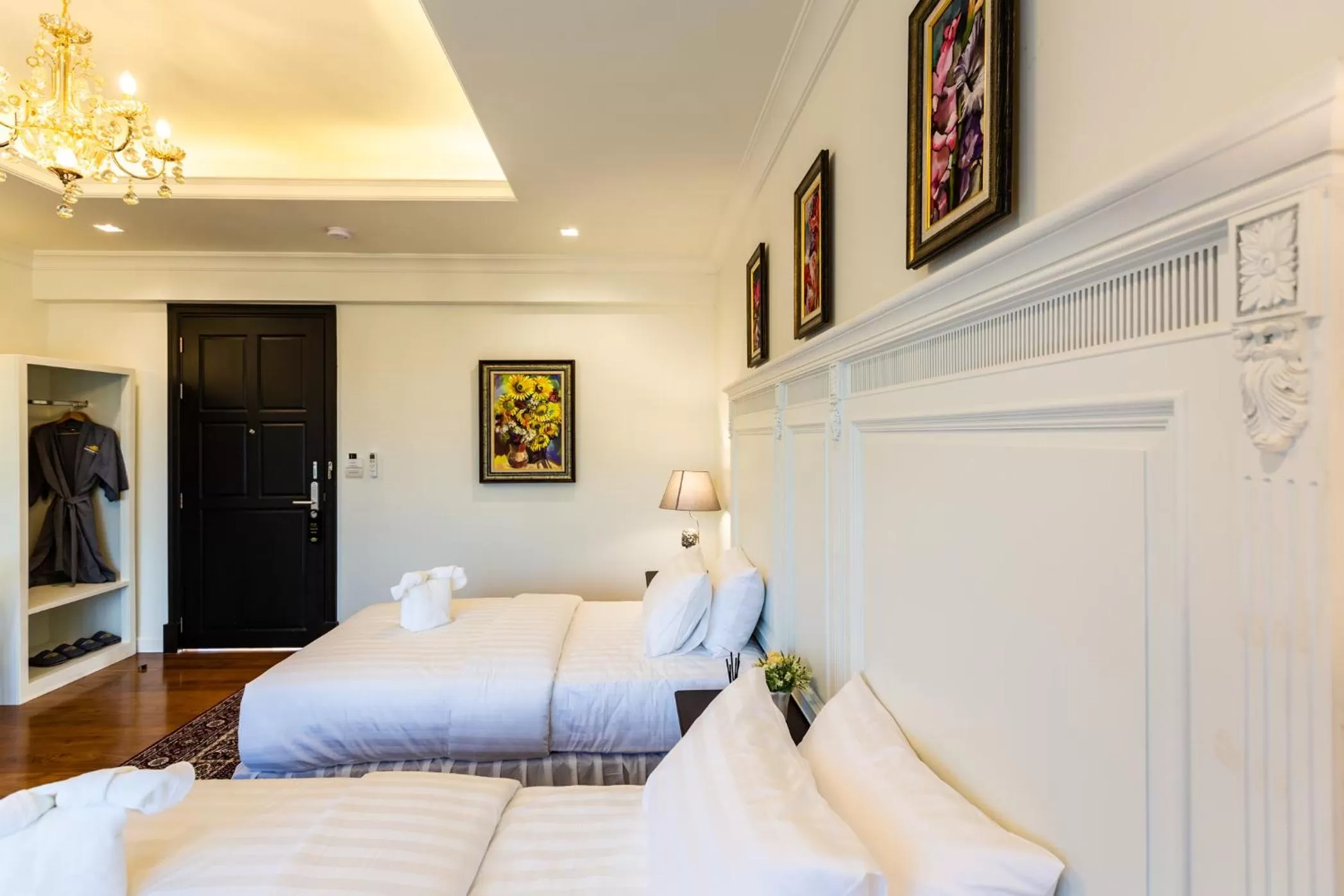 Bed in Merchant Villa- SHA Extra Plus