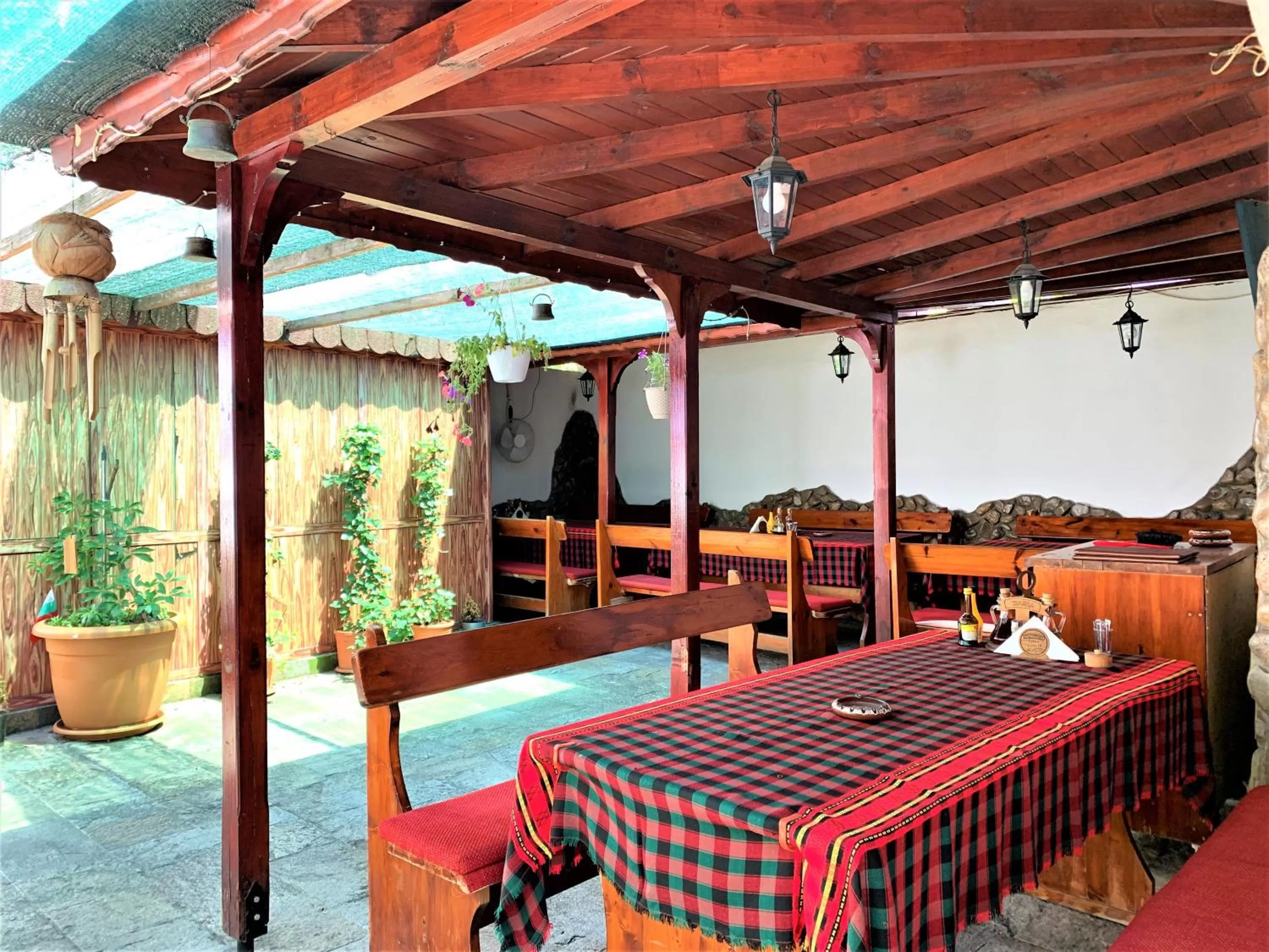 Patio, Restaurant/Places to Eat in Hotel Trayana