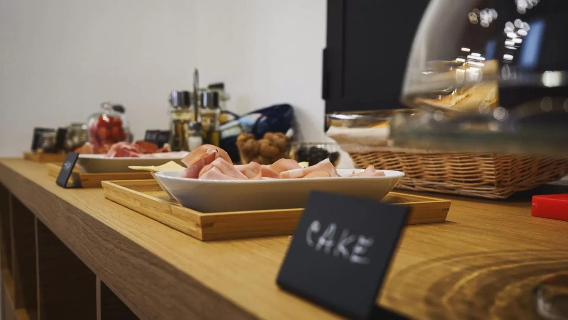 Food in Central Lodge Hotel