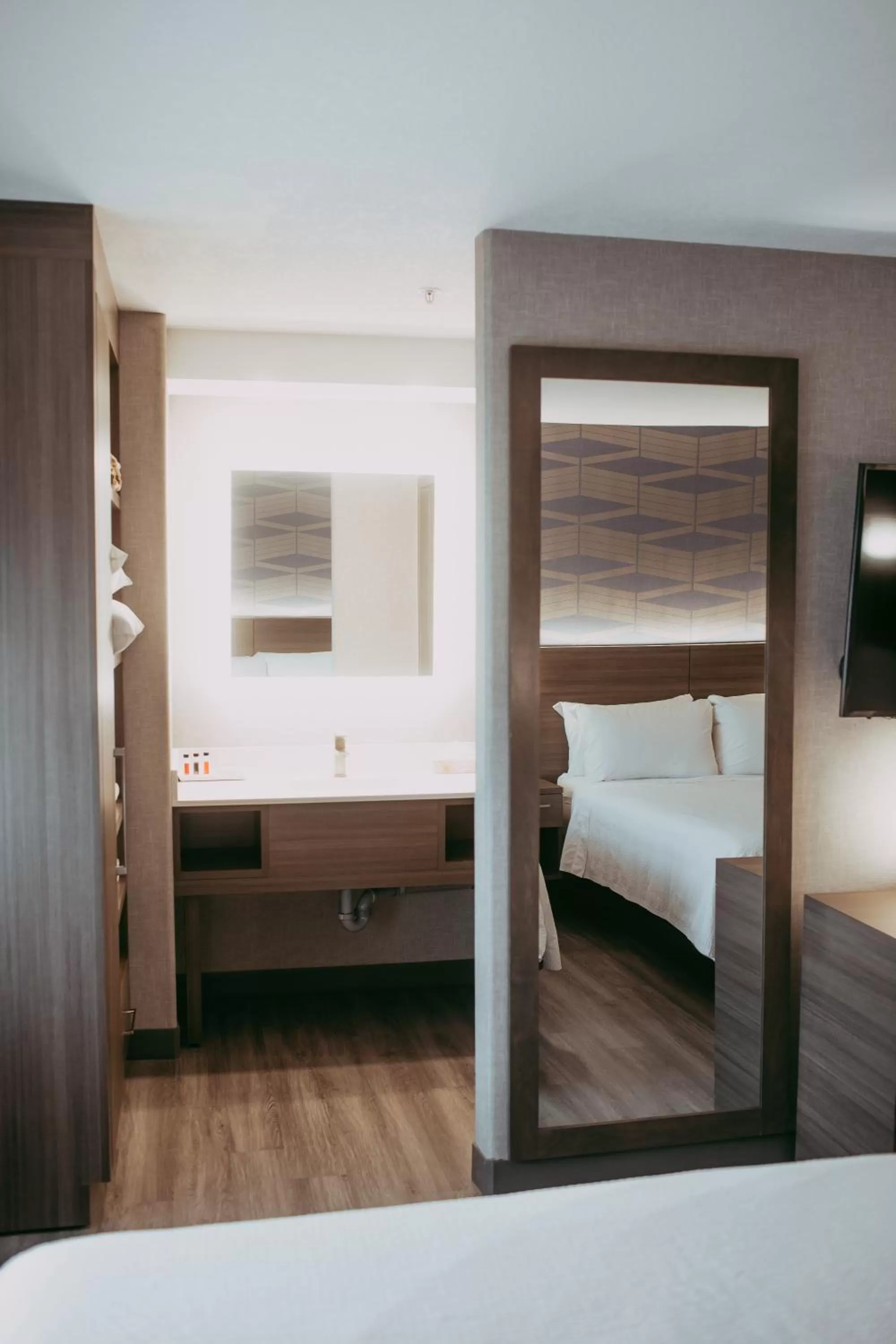 Bathroom, Bed in Best Western Plus West Edmonton