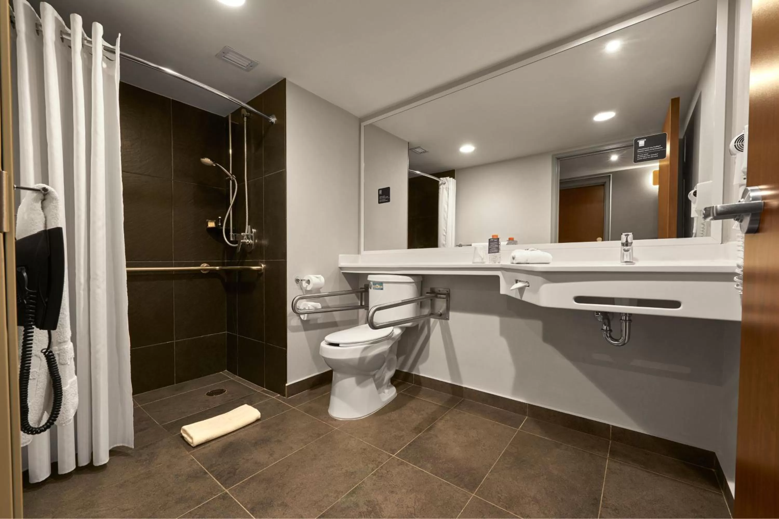 Bathroom in City Express Plus by Marriott Leon Centro de Convenciones