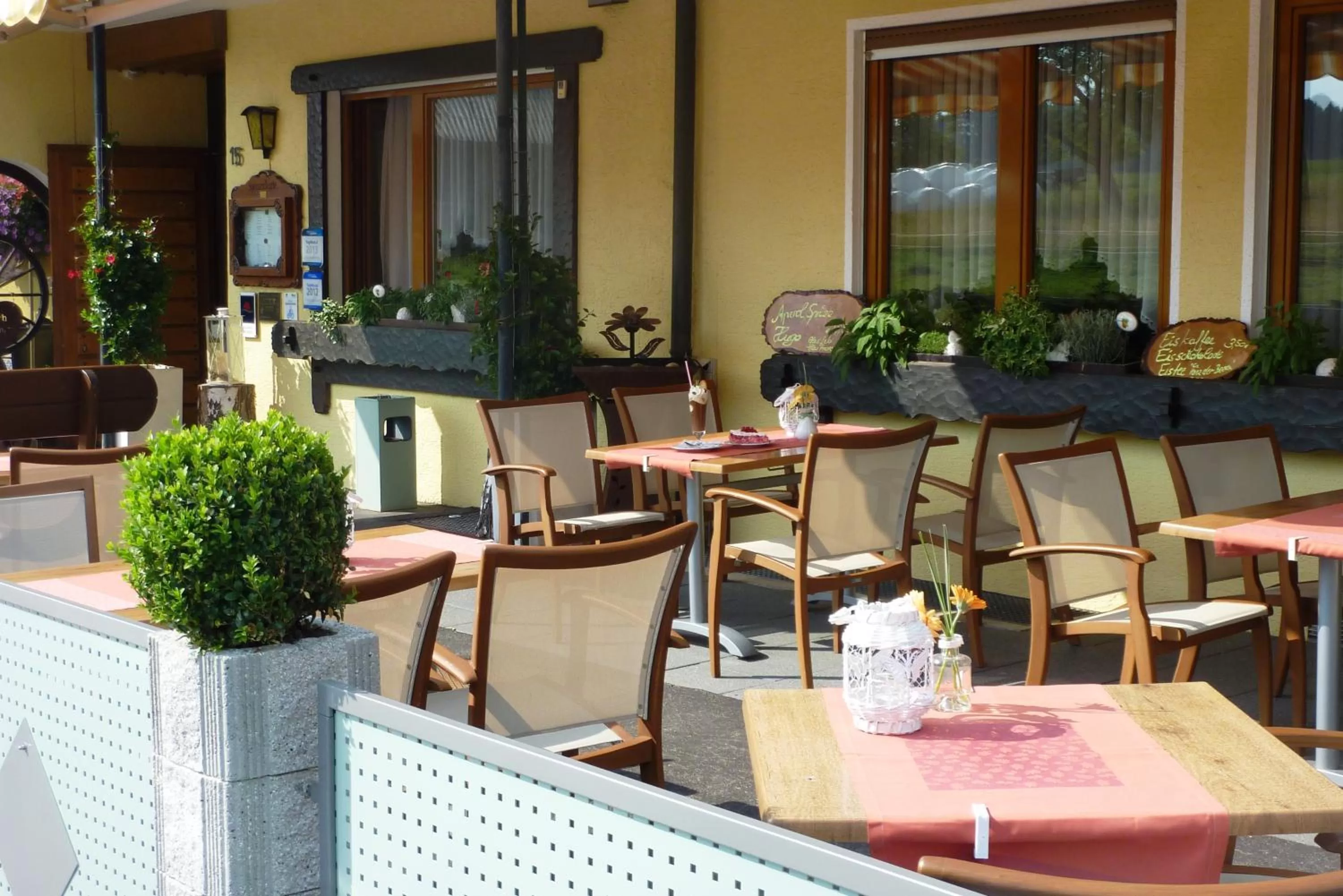 Restaurant/places to eat in Landhotel Talblick