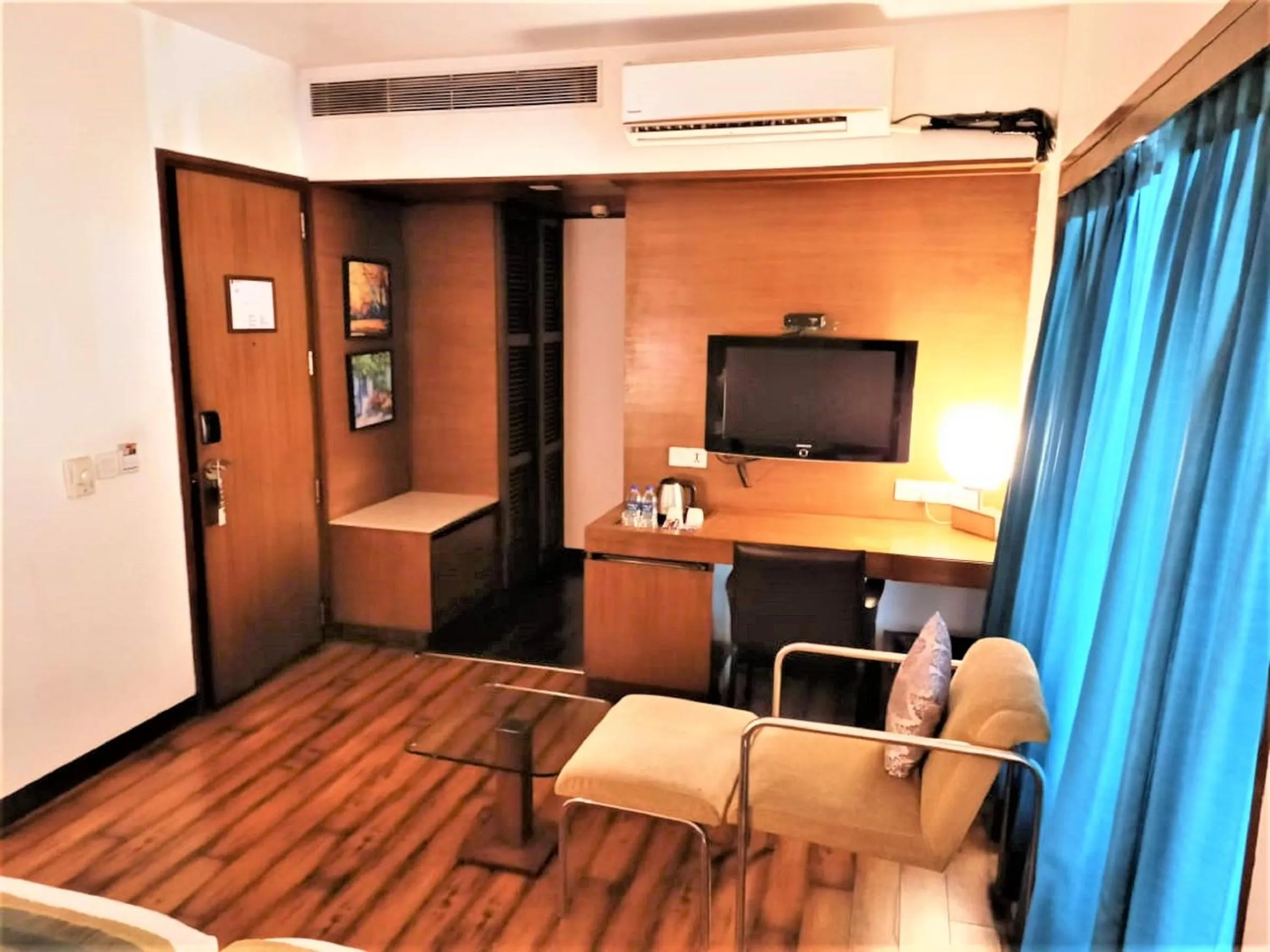 TV and multimedia in Yogi Executive, Navi Mumbai