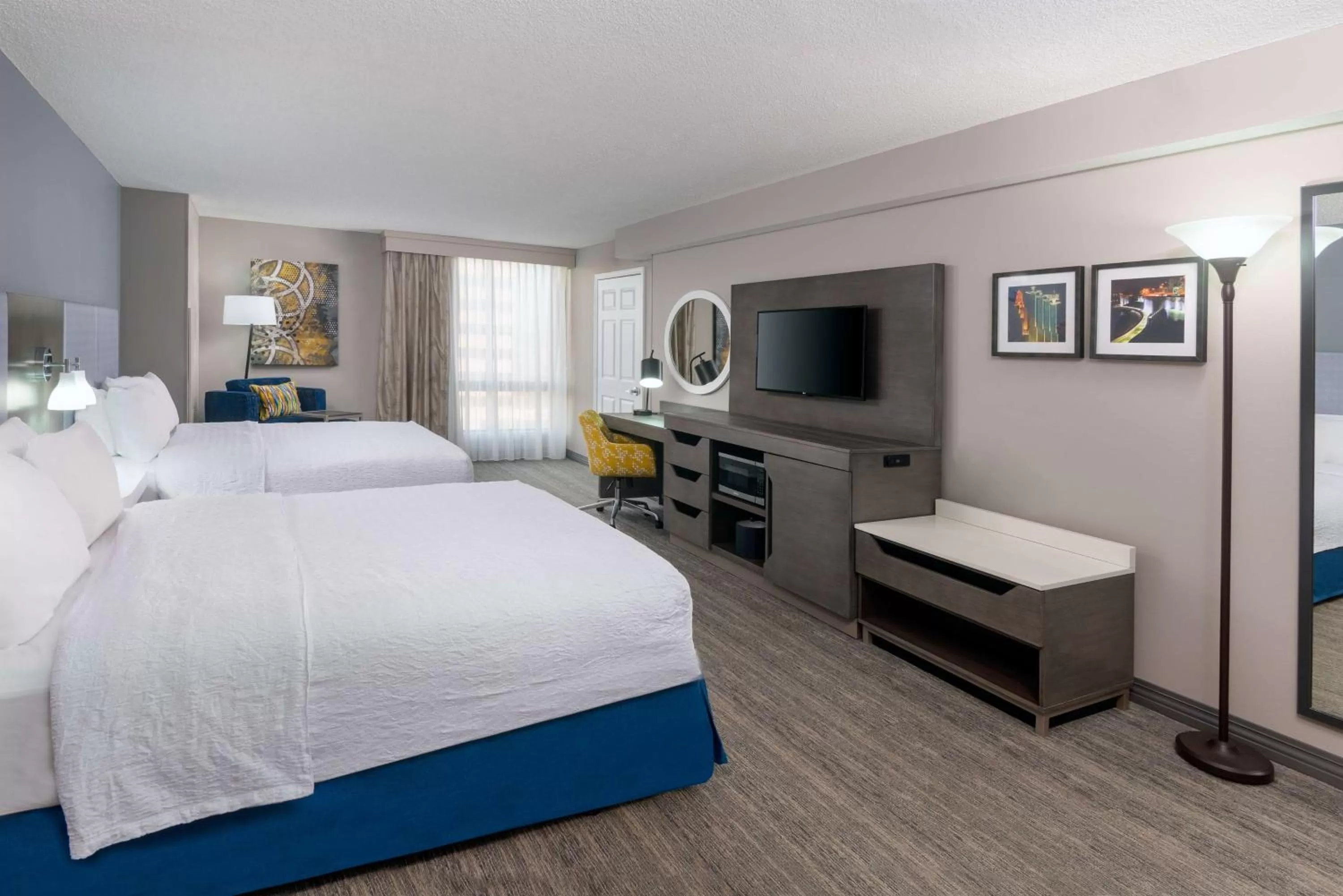 Bedroom, Bed in Hampton Inn & Suites Country Club Plaza