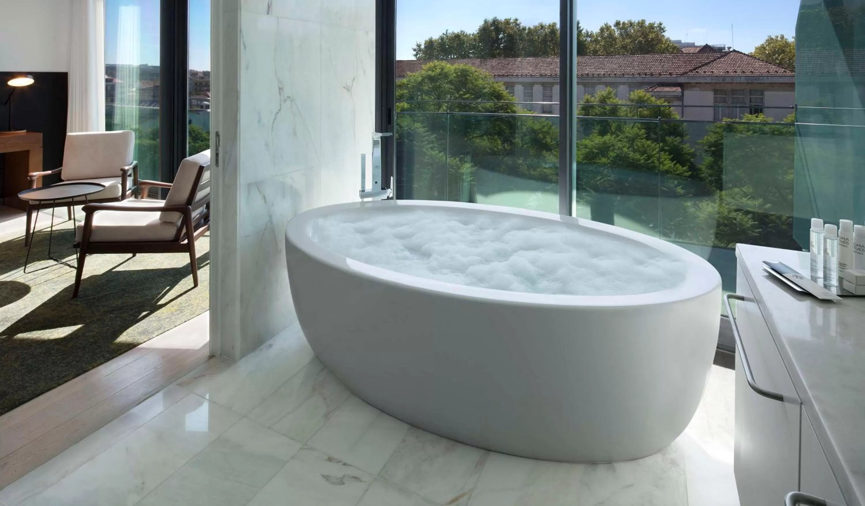 Bathroom in DoubleTree by Hilton Lisbon Fontana Park