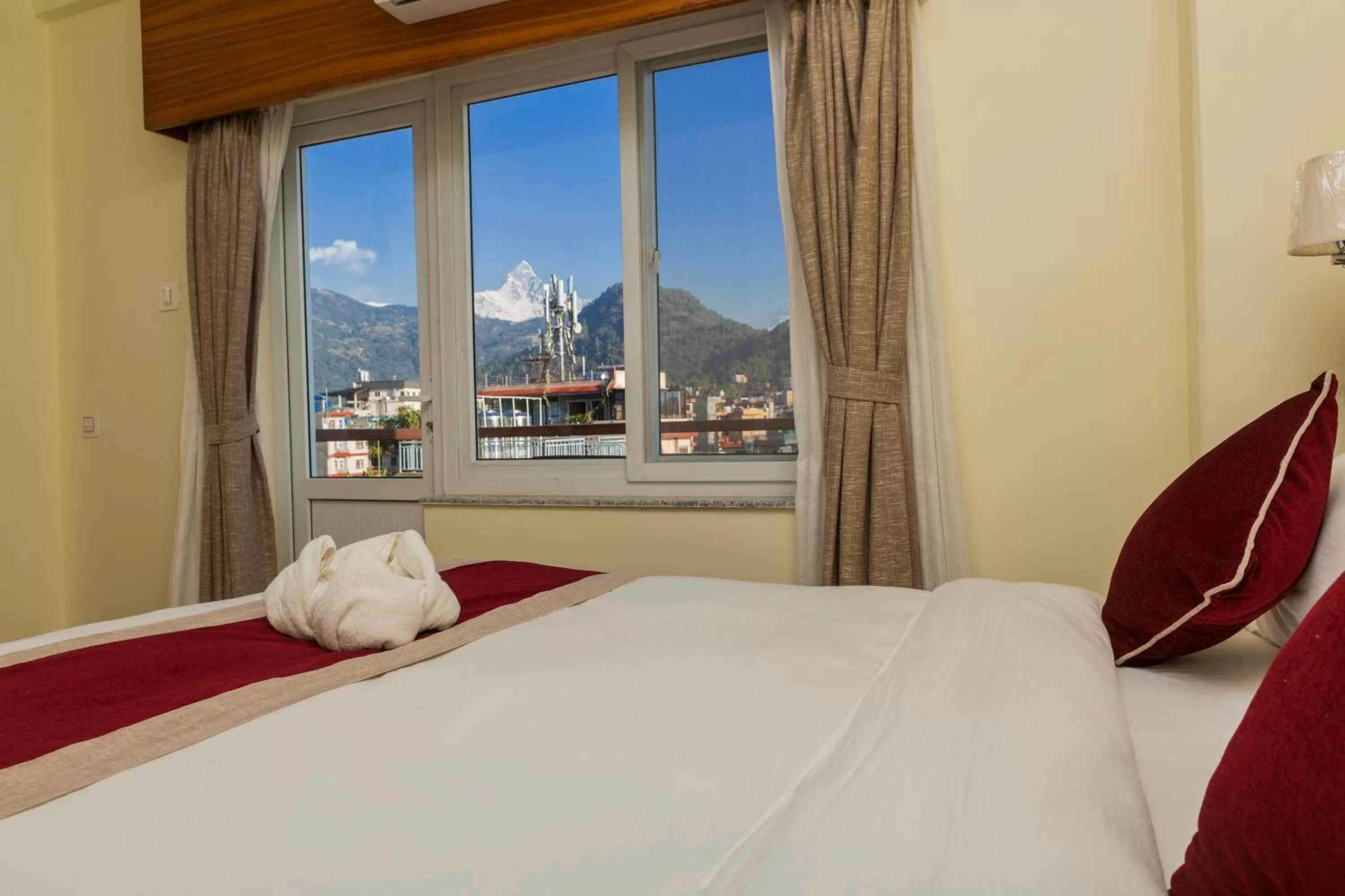 Bedroom, Bed in Hotel Elegant