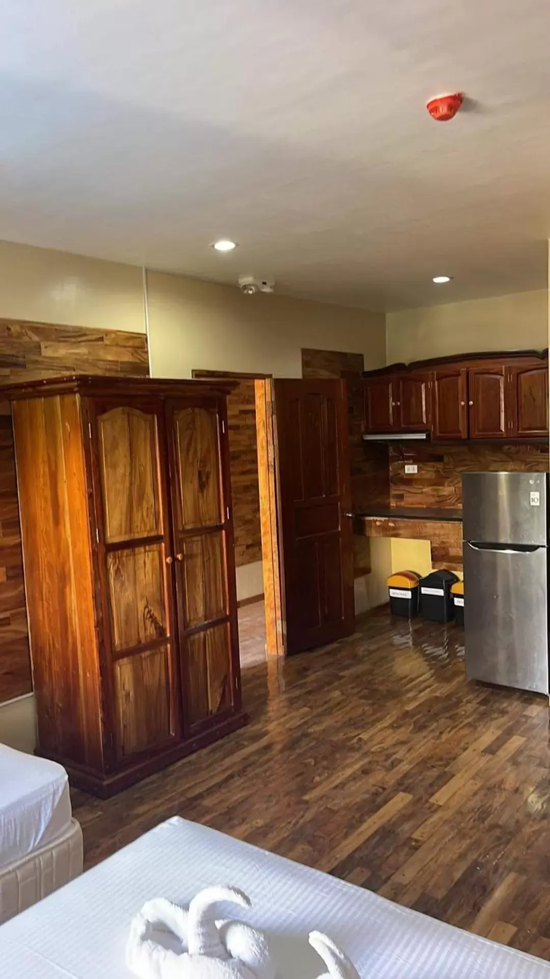 Double or Twin Room with Extra Bed in Mabini Hotel Double or Twin Room with Extra Bed in Mabini Hotel