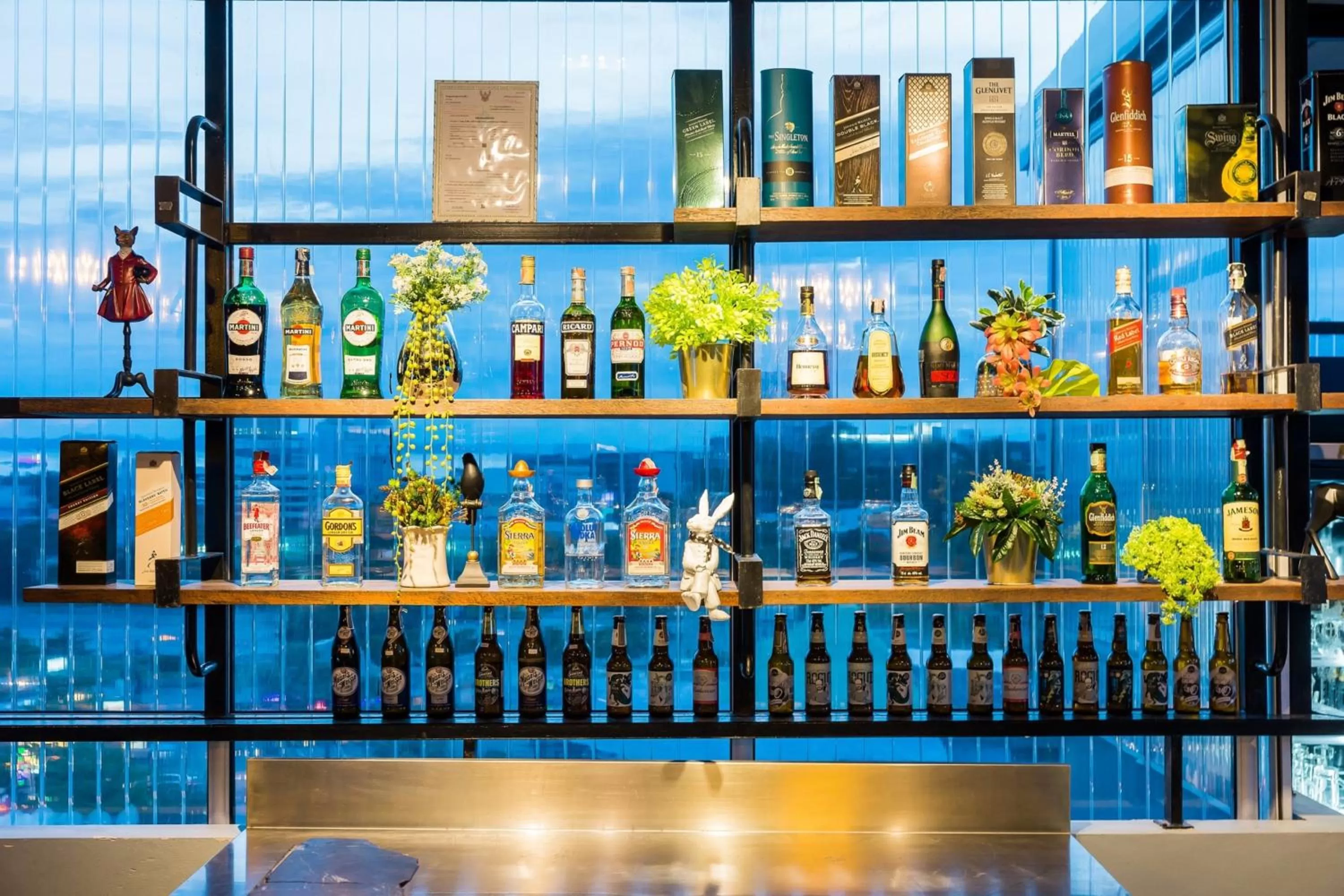 Lounge or bar in SureStay Plus by Best Western T Pattaya