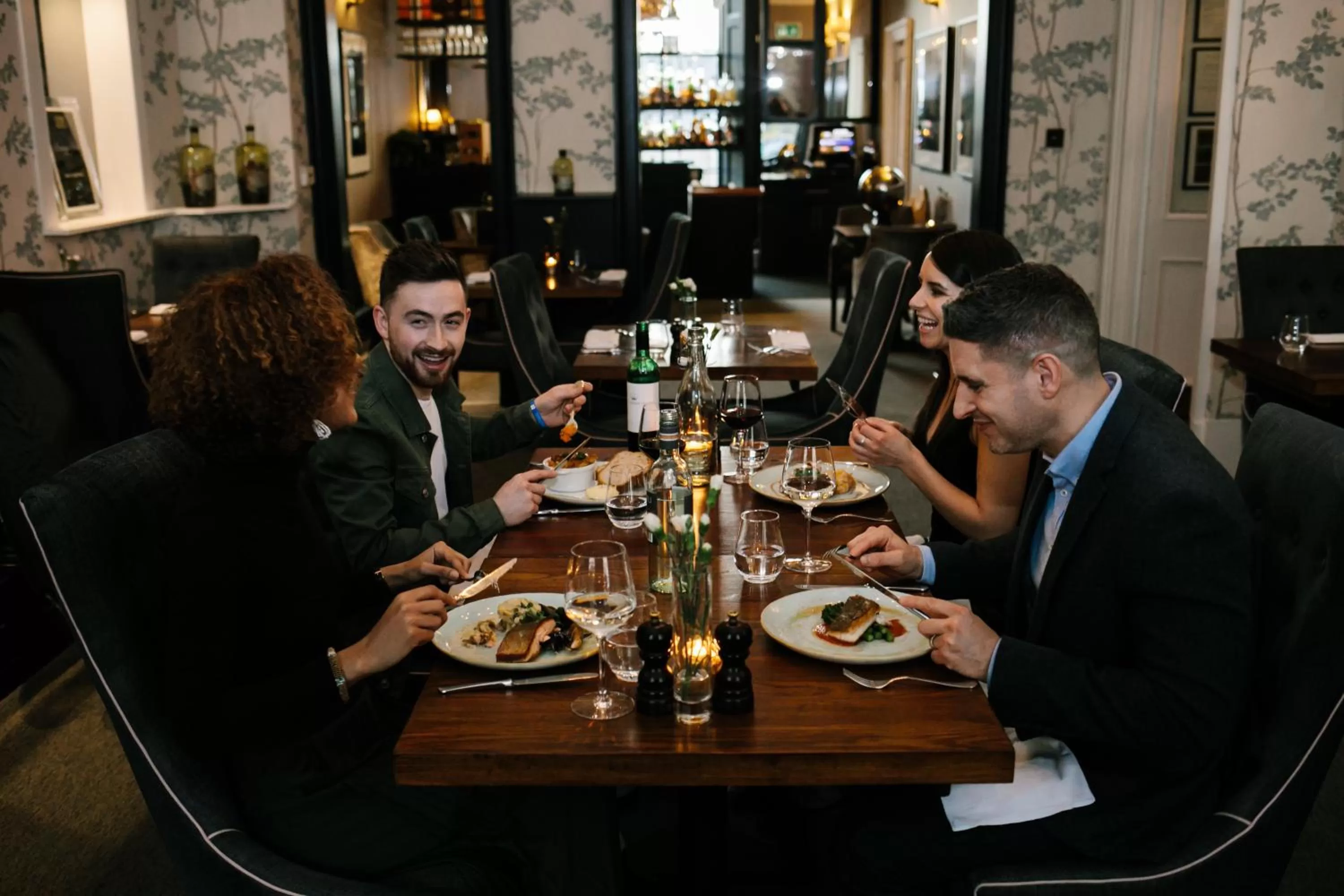 Restaurant/places to eat in Nira Caledonia