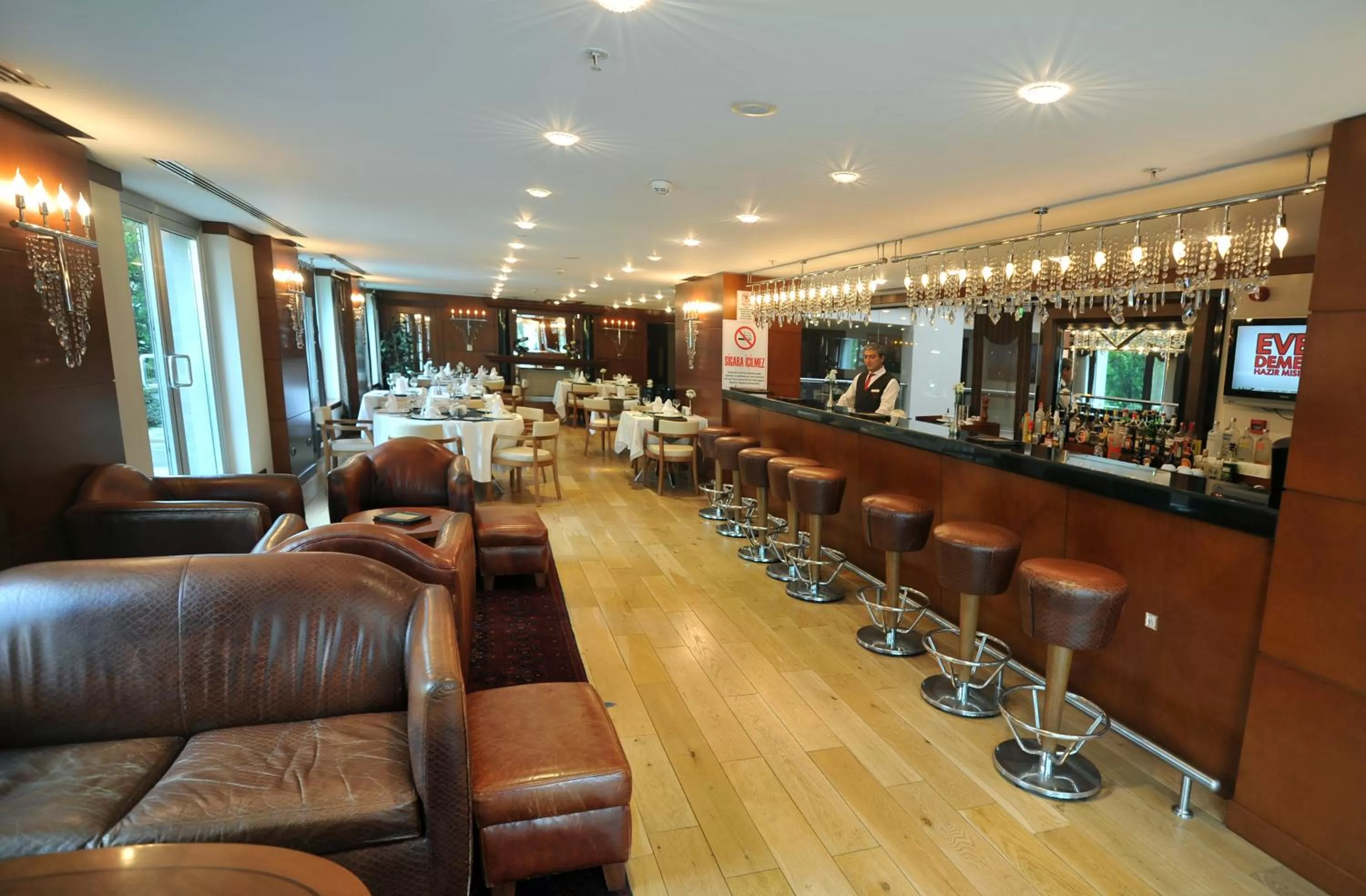 Lounge or bar in Hotel Midi
