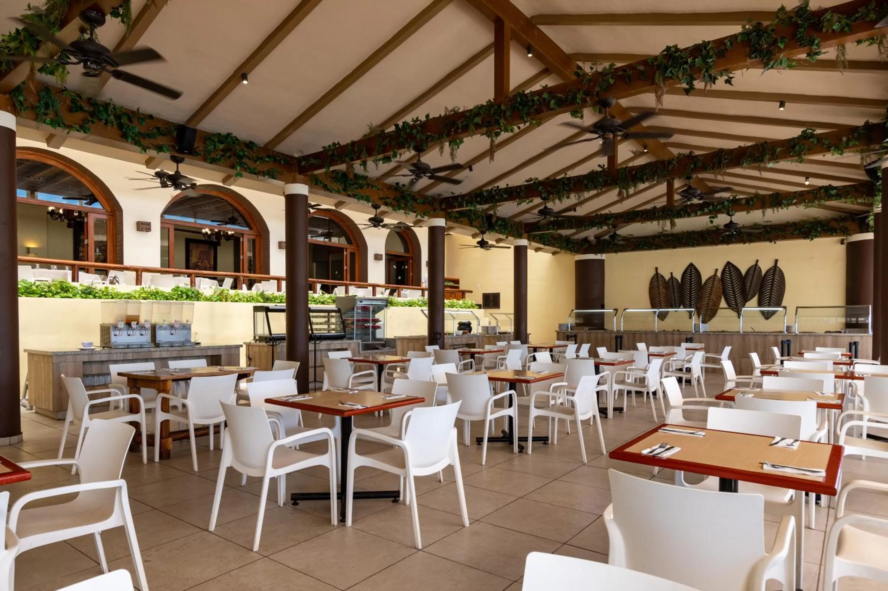 Restaurant/places to eat in Costa de Oro Beach Hotel