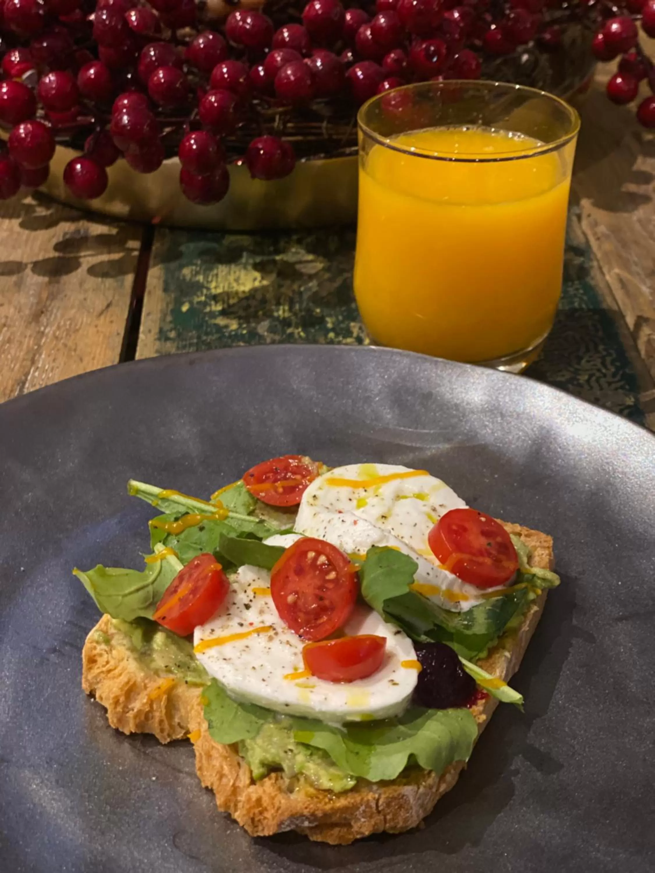 Food and drinks in Dim's Hotel & Restaurant