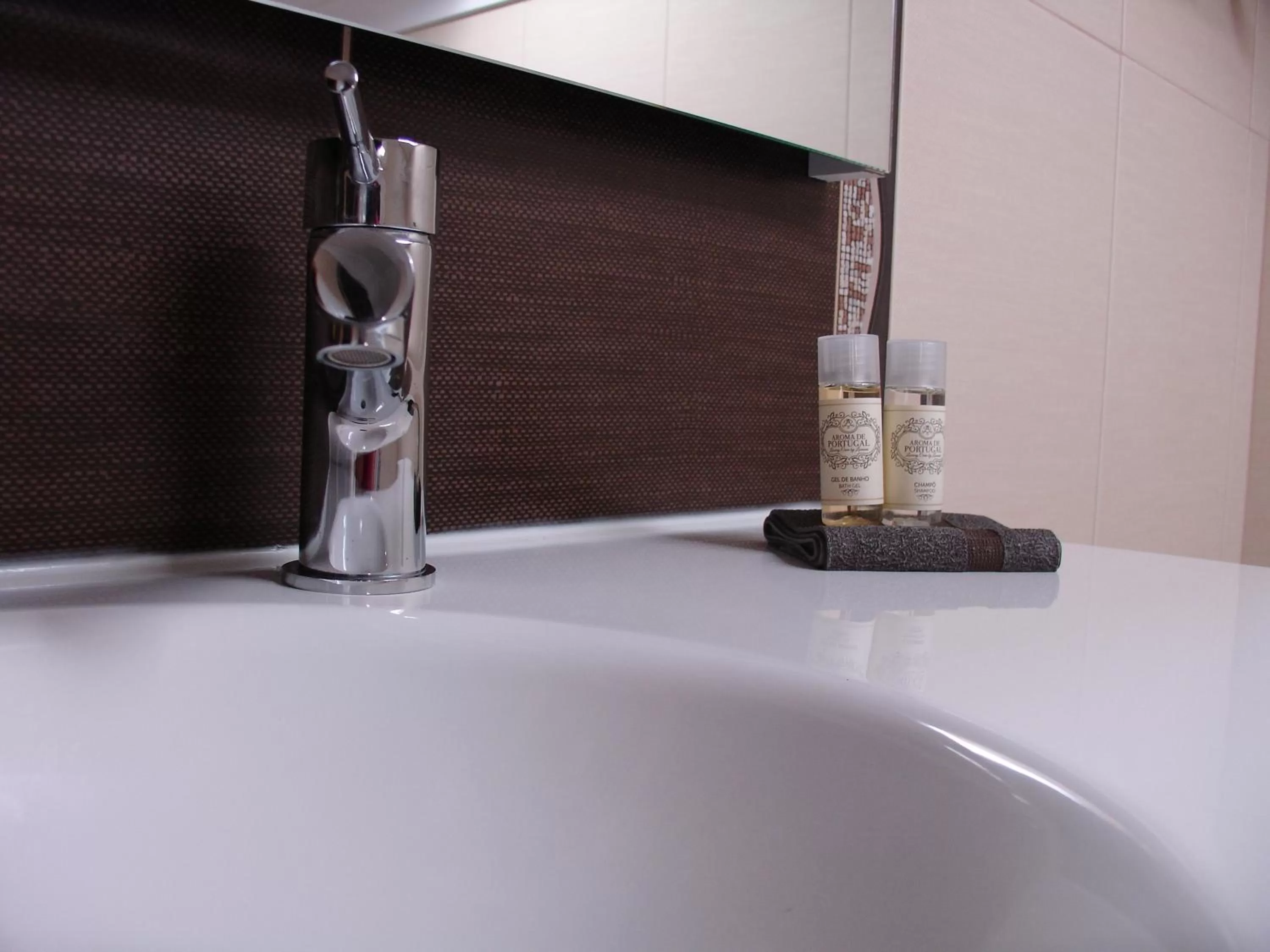 Property building, Bathroom in Casa do Lagar de Tazem