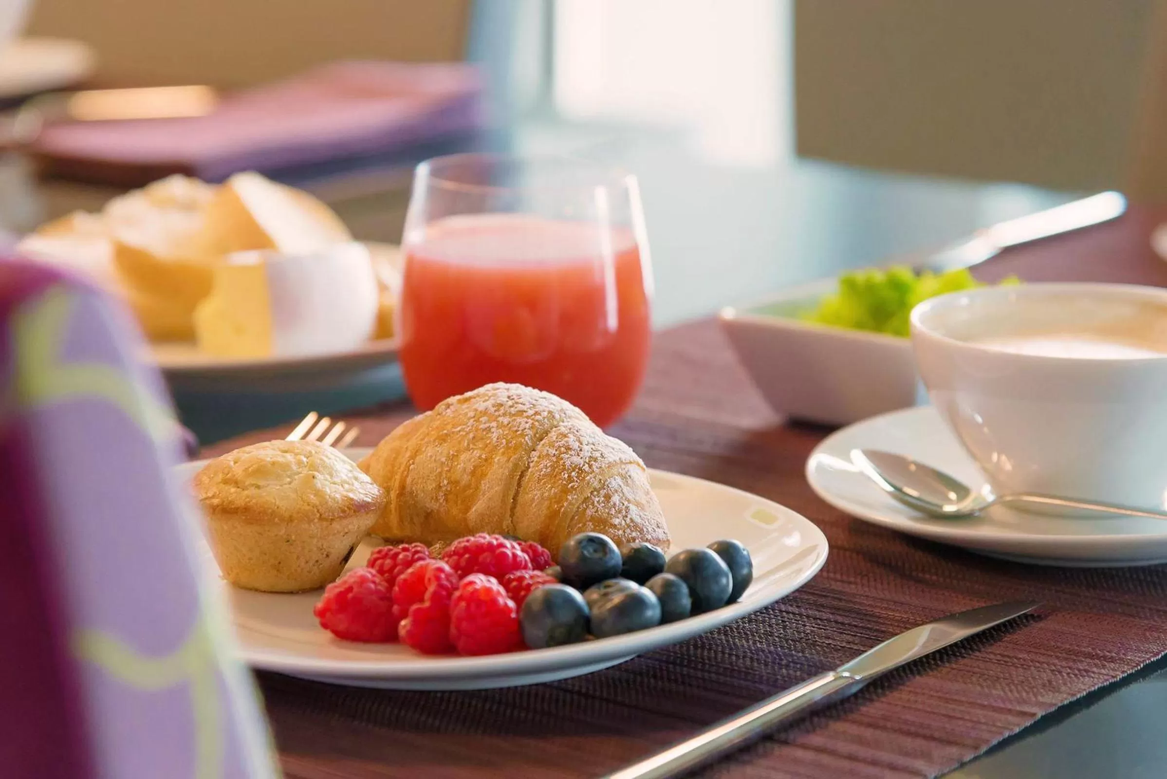 Restaurant/places to eat in 8Piuhotel