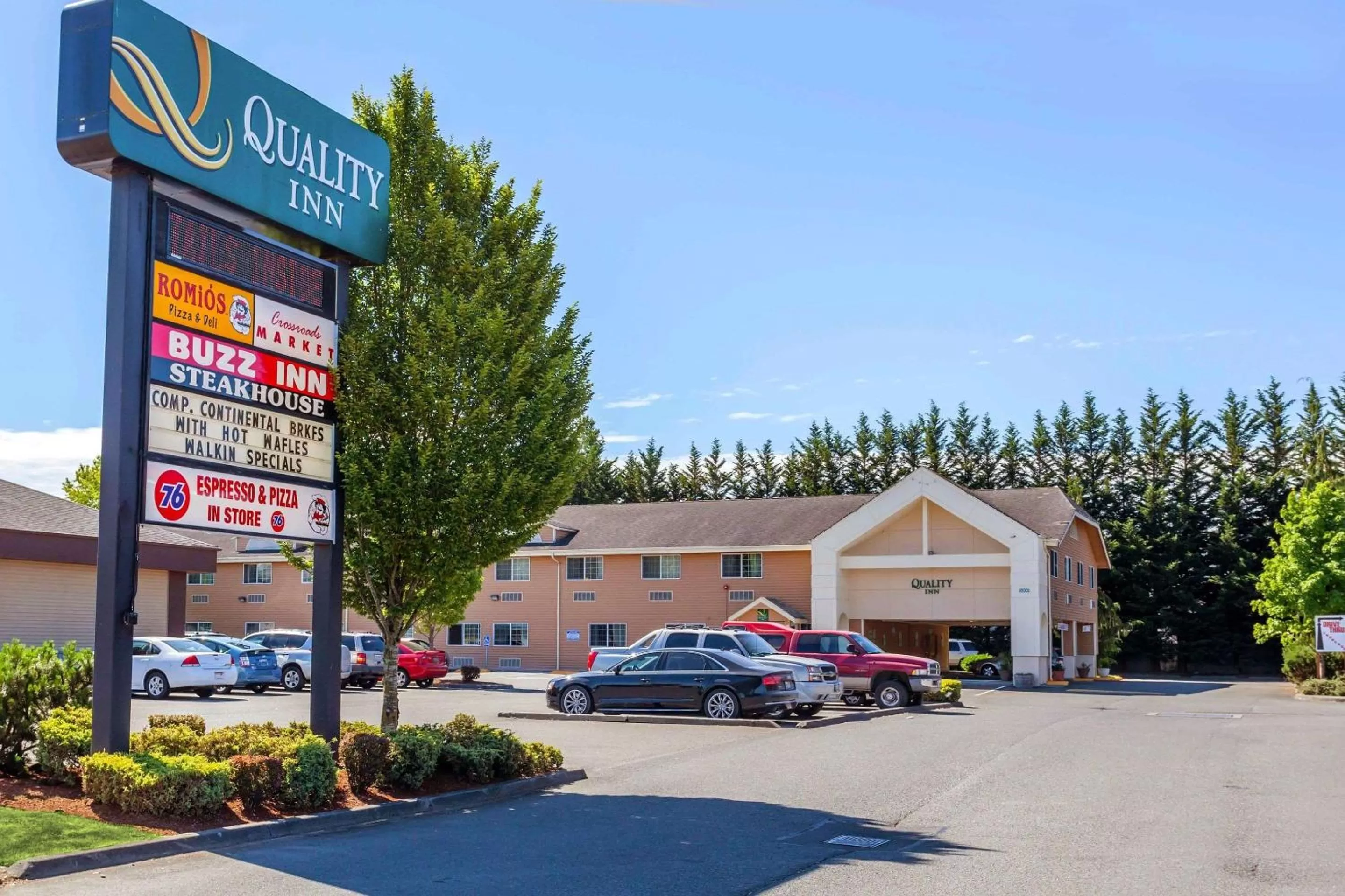 Property Building in Quality Inn Arlington