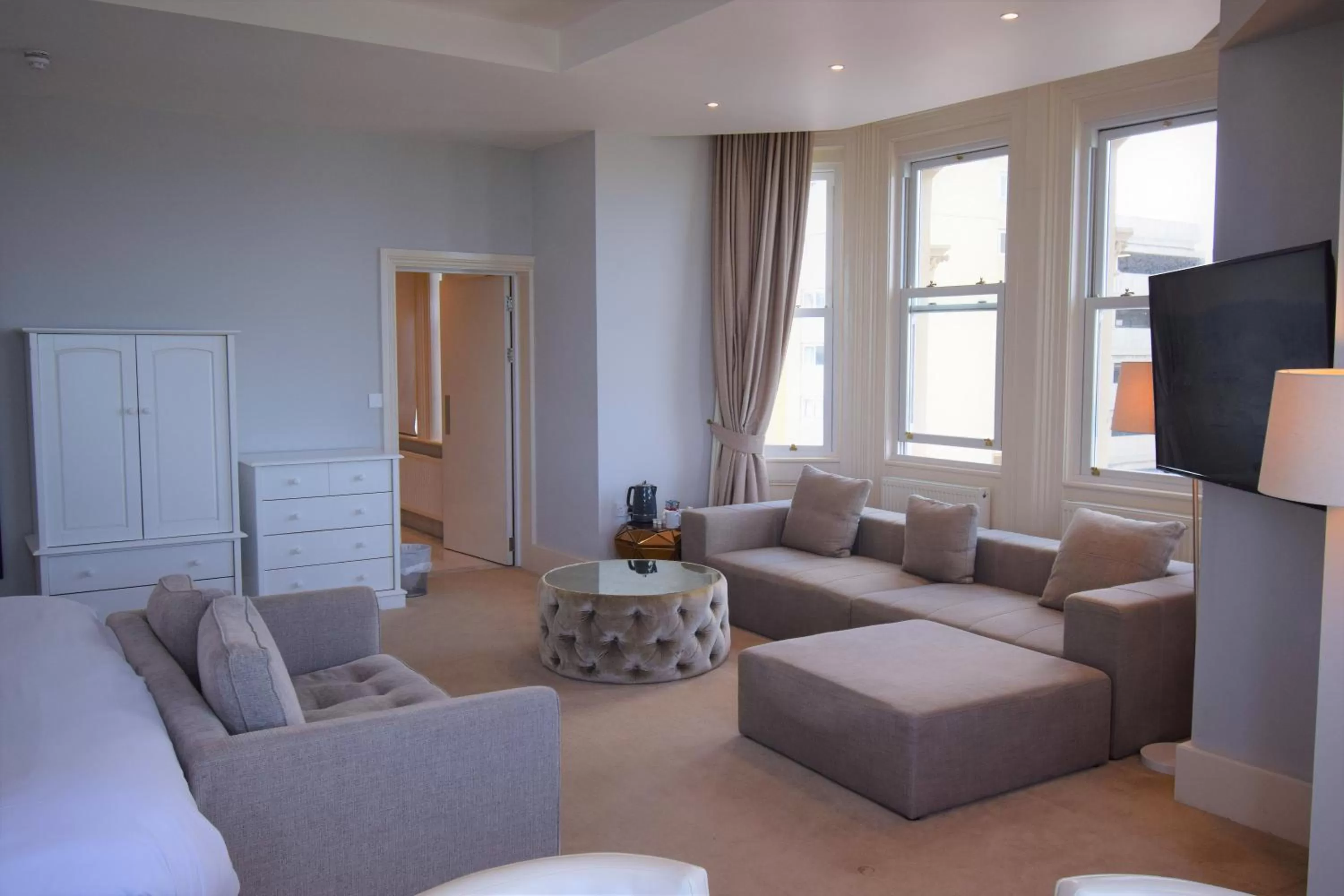 Photo of the whole room in The Chatsworth Hotel