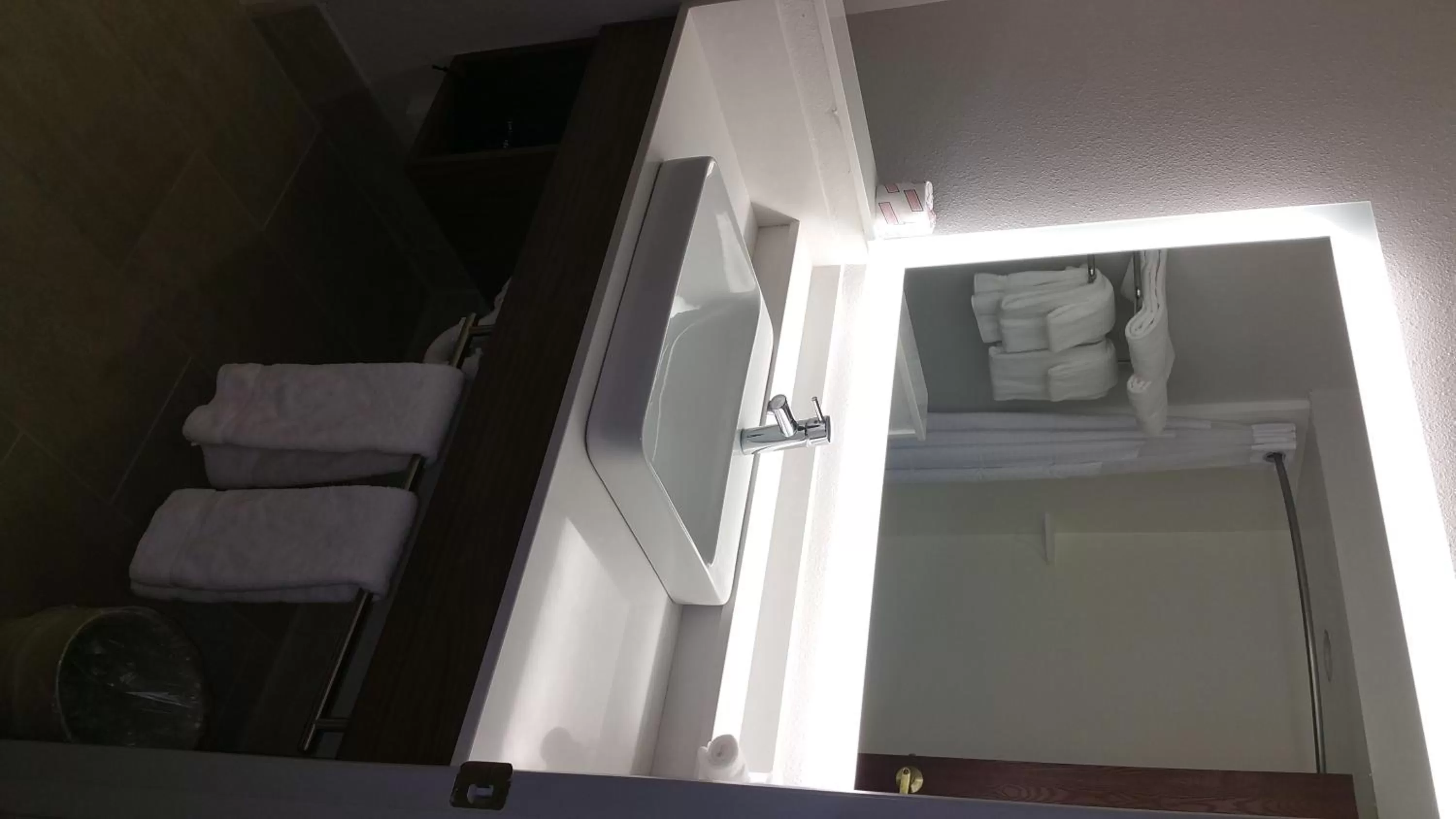 King Room - Hearing Accessible - Roll-in Shower in Holiday Inn Express Daytona Beach - Speedway by IHG
