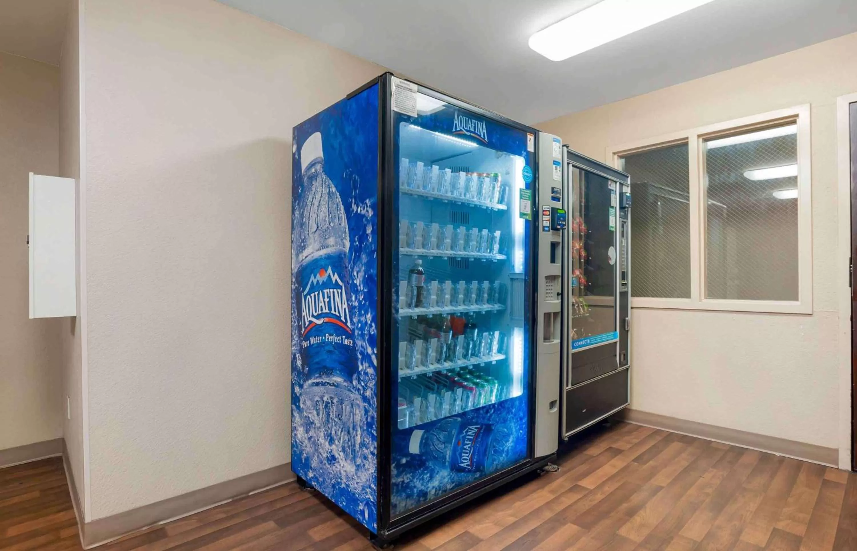 Property building in Extended Stay America Suites - Los Angeles - Torrance Harborgate Way