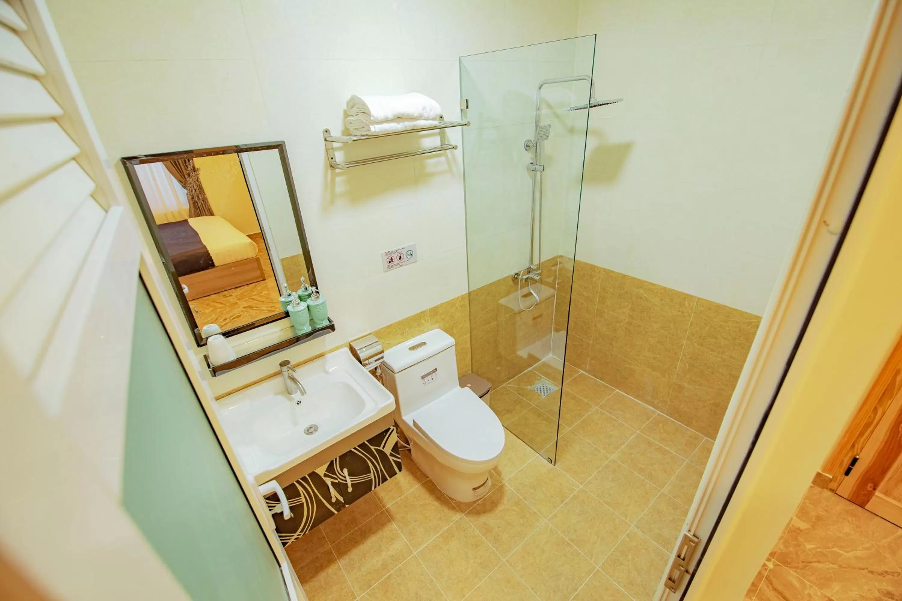 Bathroom in Khanh Uyen 1 Hotel