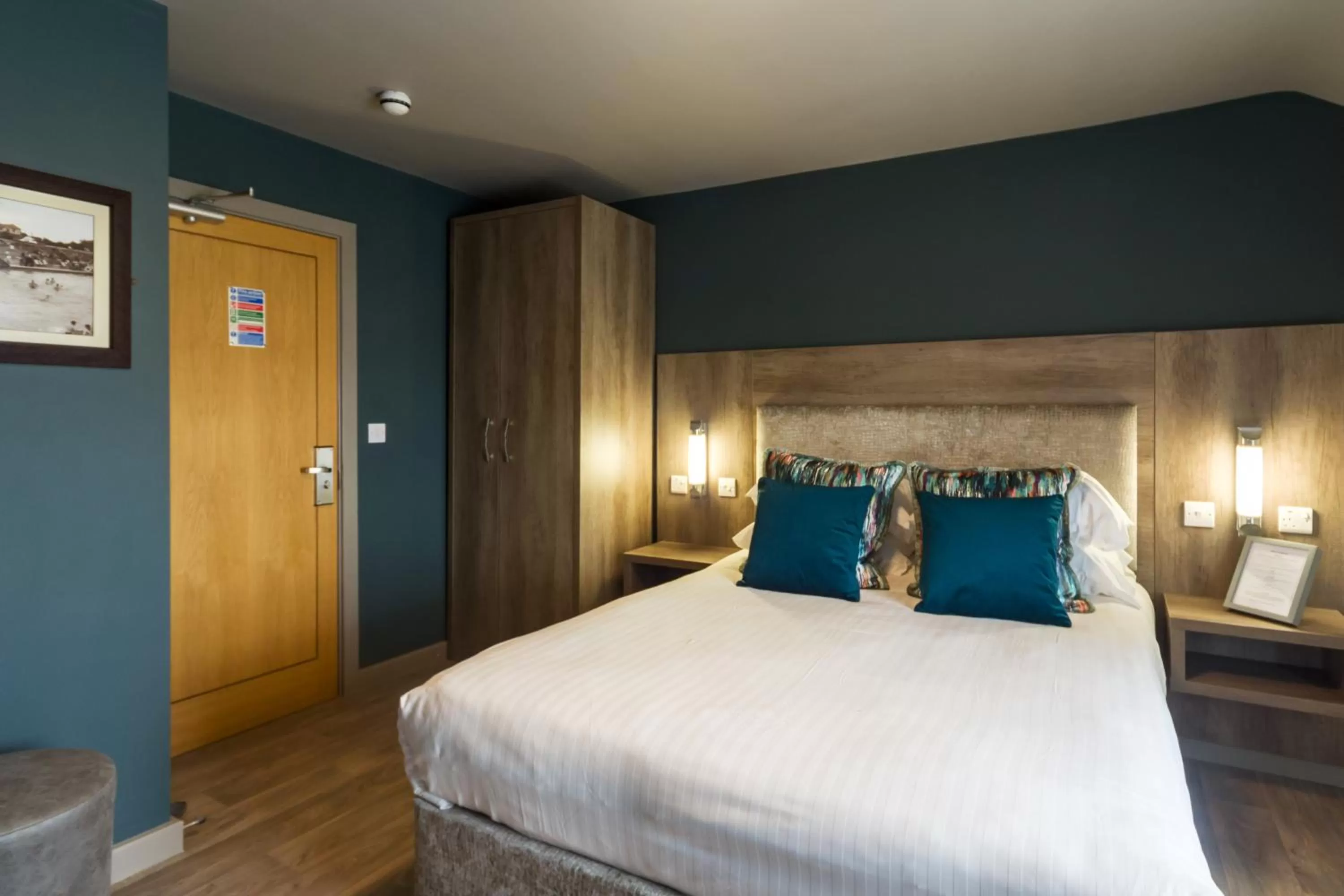 Bedroom, Bed in Hotel No 8