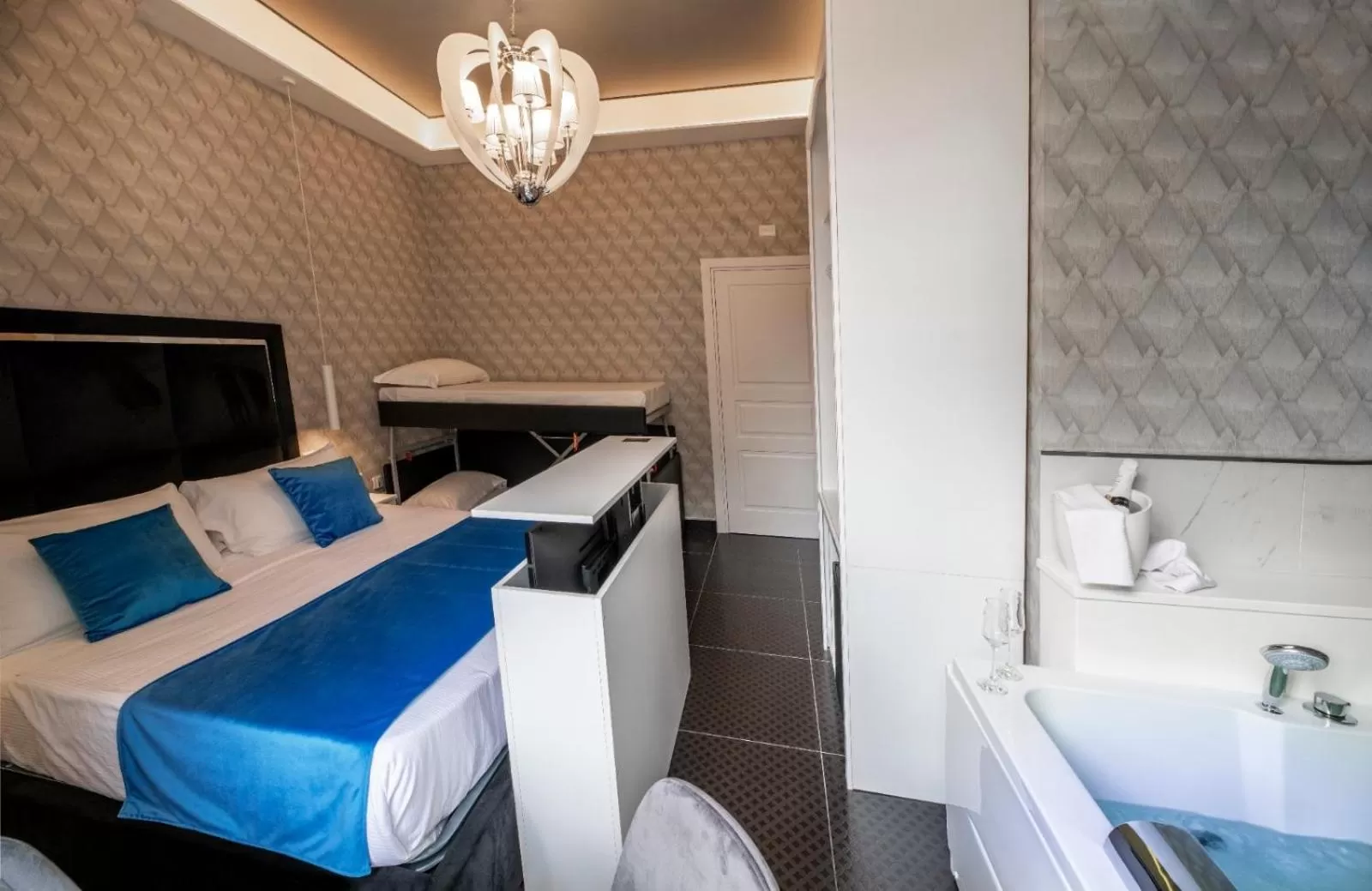 Bed in Luna Luxury Bed and Breakfast