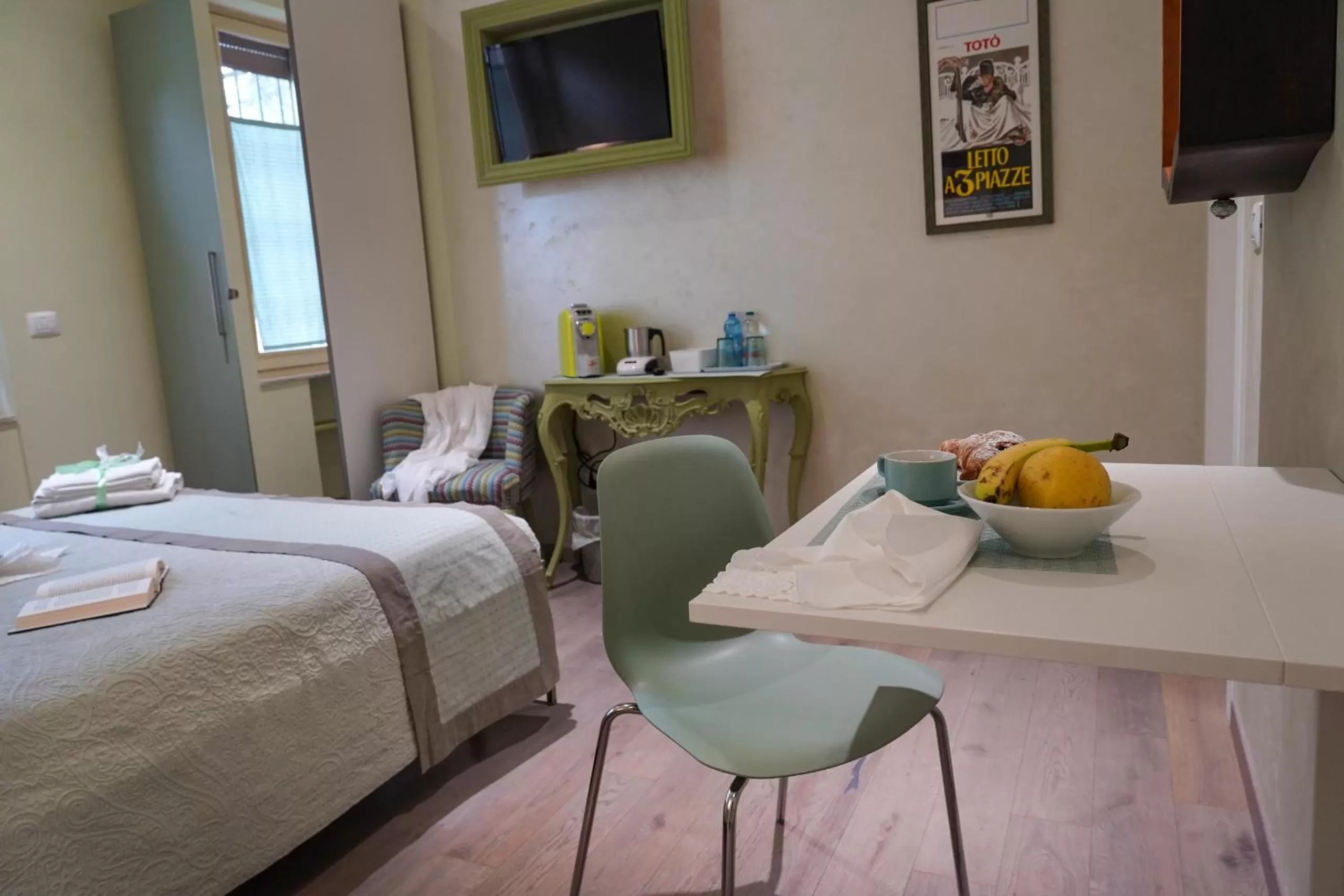 Bedroom, TV/Entertainment Center in Villa Cantoni