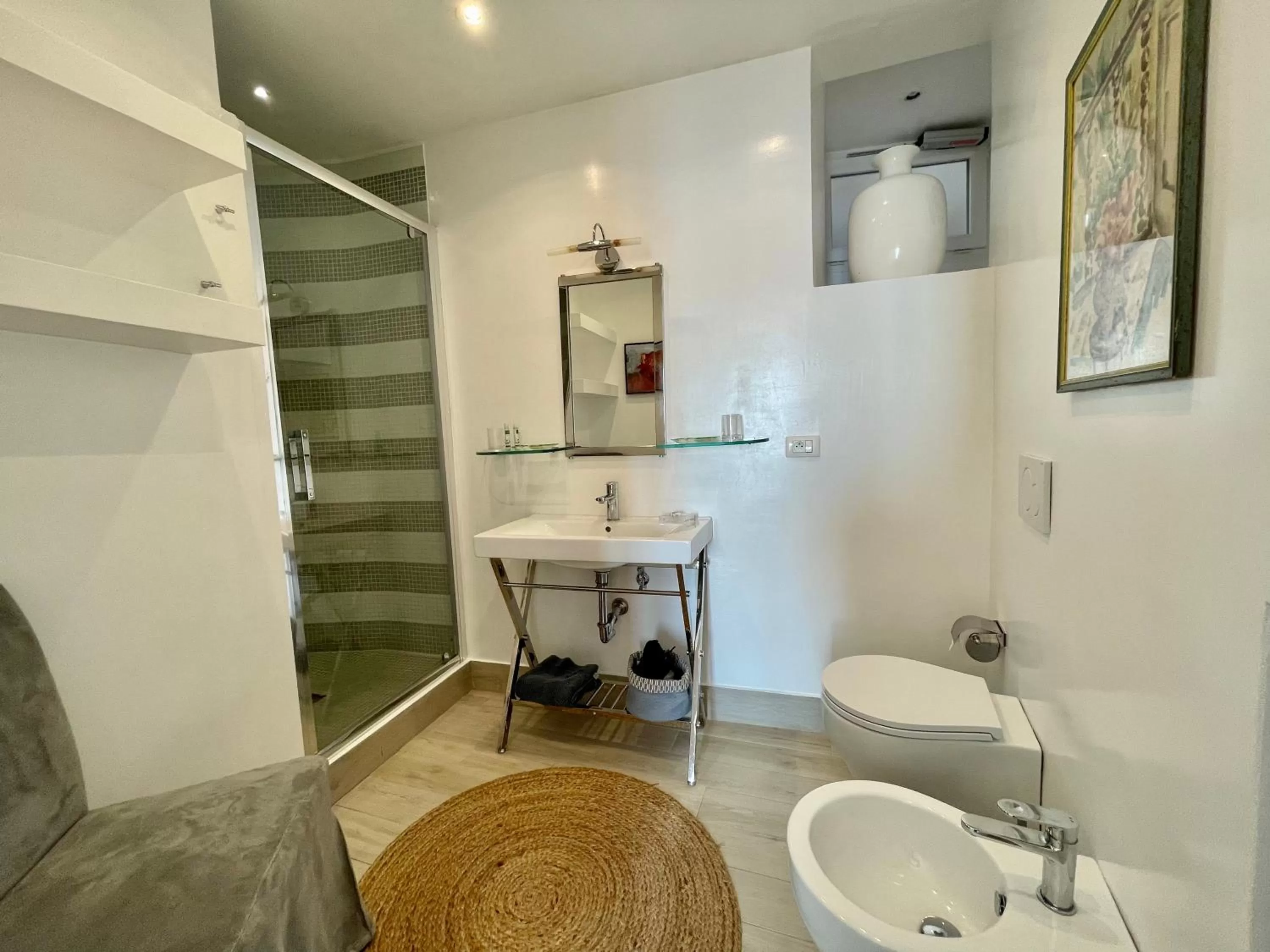 Bathroom in Les Lilas