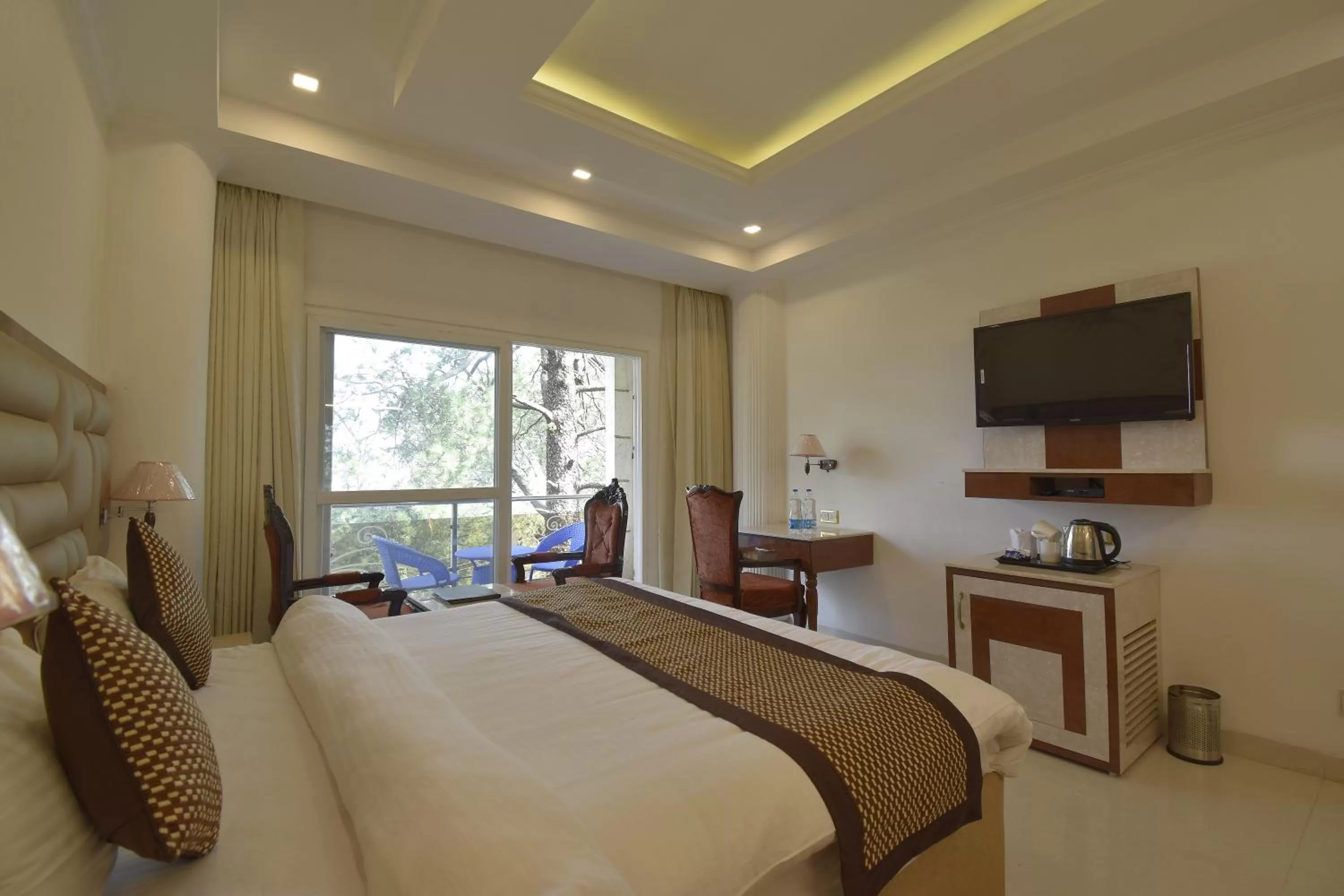 Bed in The Royal Castle AC Centralized