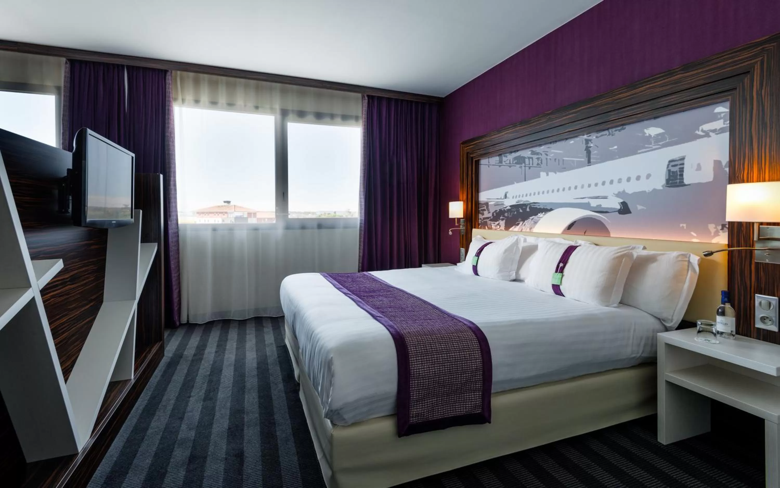 Photo of the whole room, Bed in Holiday Inn Toulouse Airport by IHG