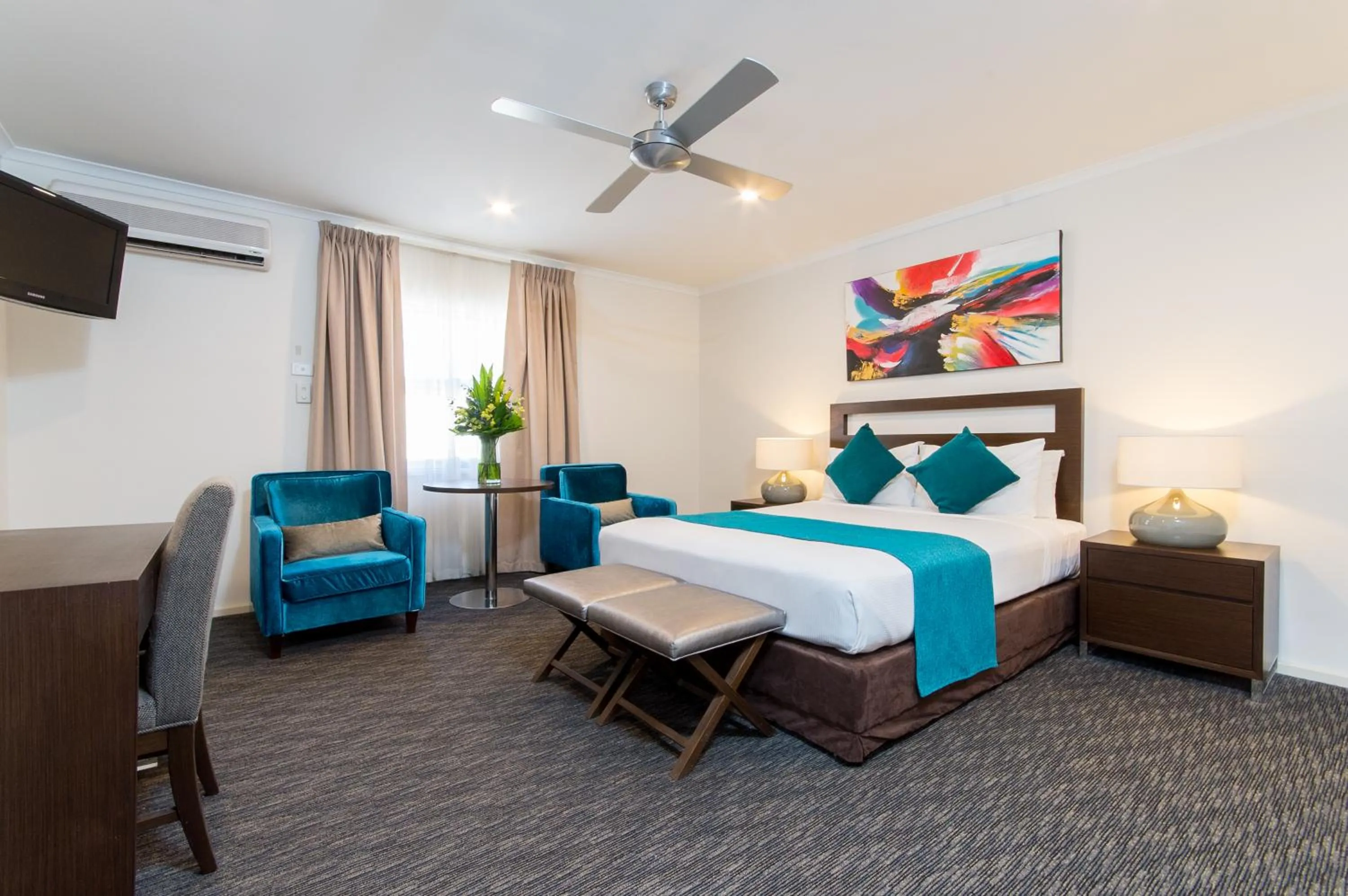 Bed in Adelaide Royal Coach