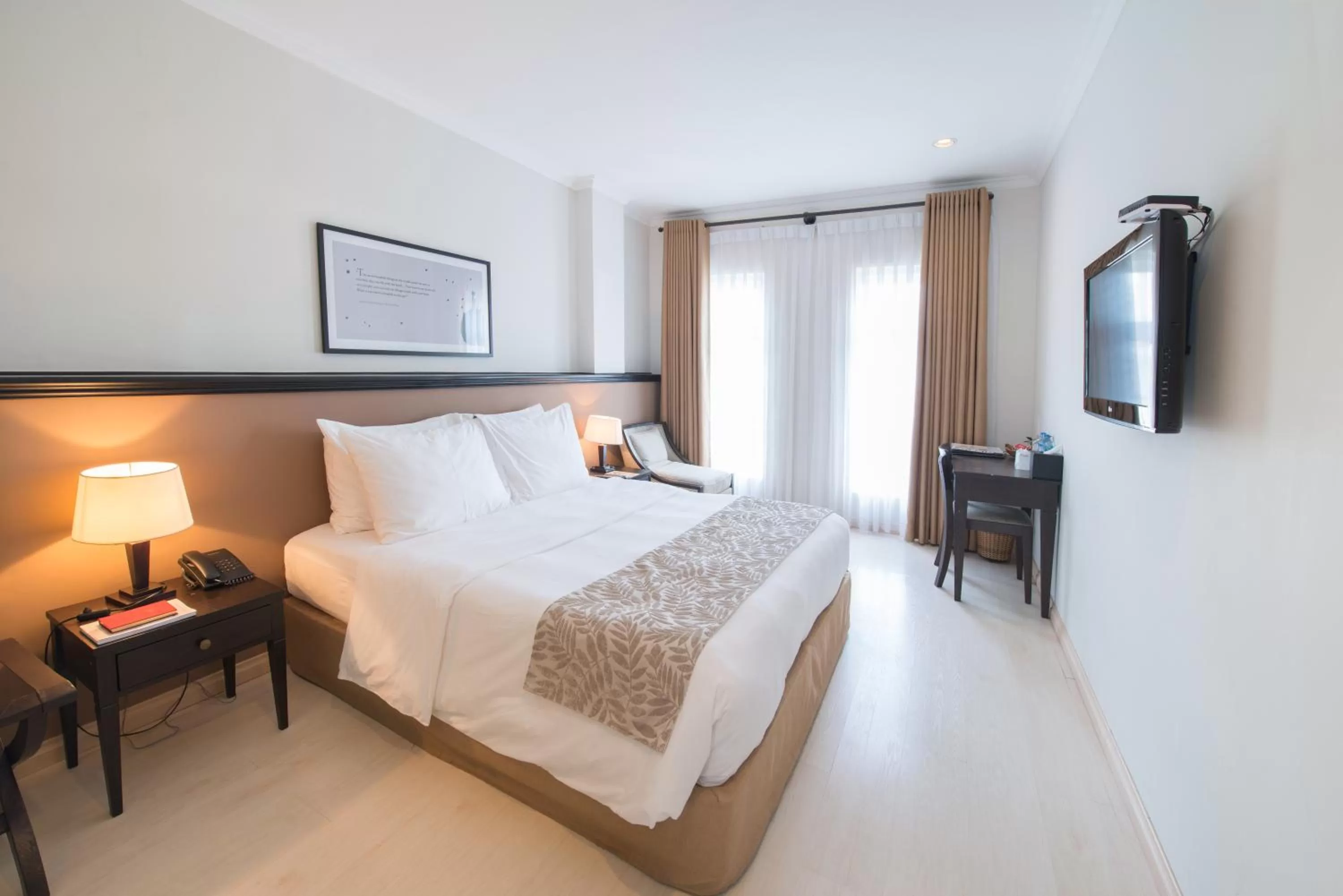 City view in The Alcove Library Hotel