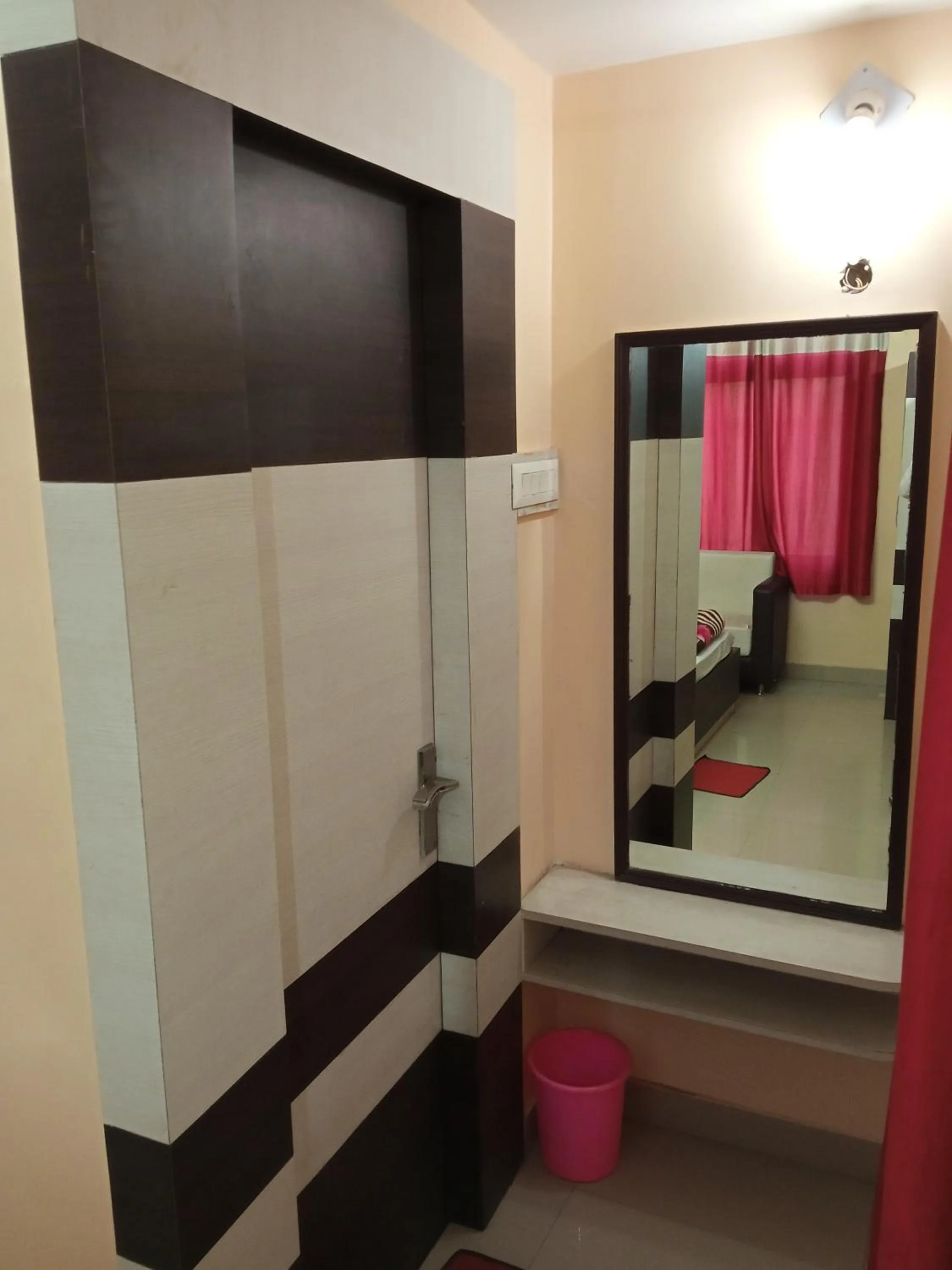 Bed in Hotel Viraat Inn