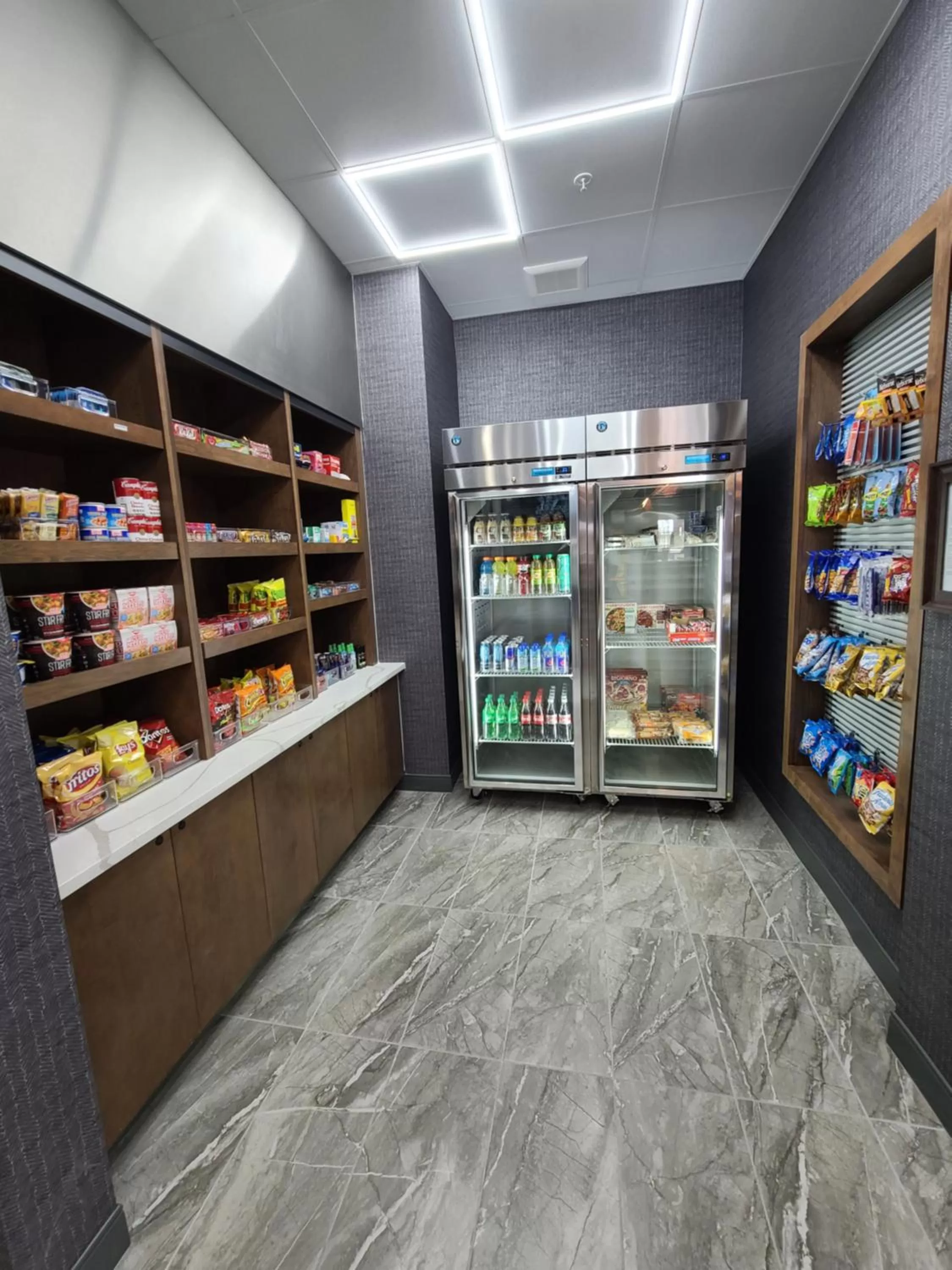 Food and drinks in La Quinta Inn & Suites by Wyndham Fort Stockton Northeast