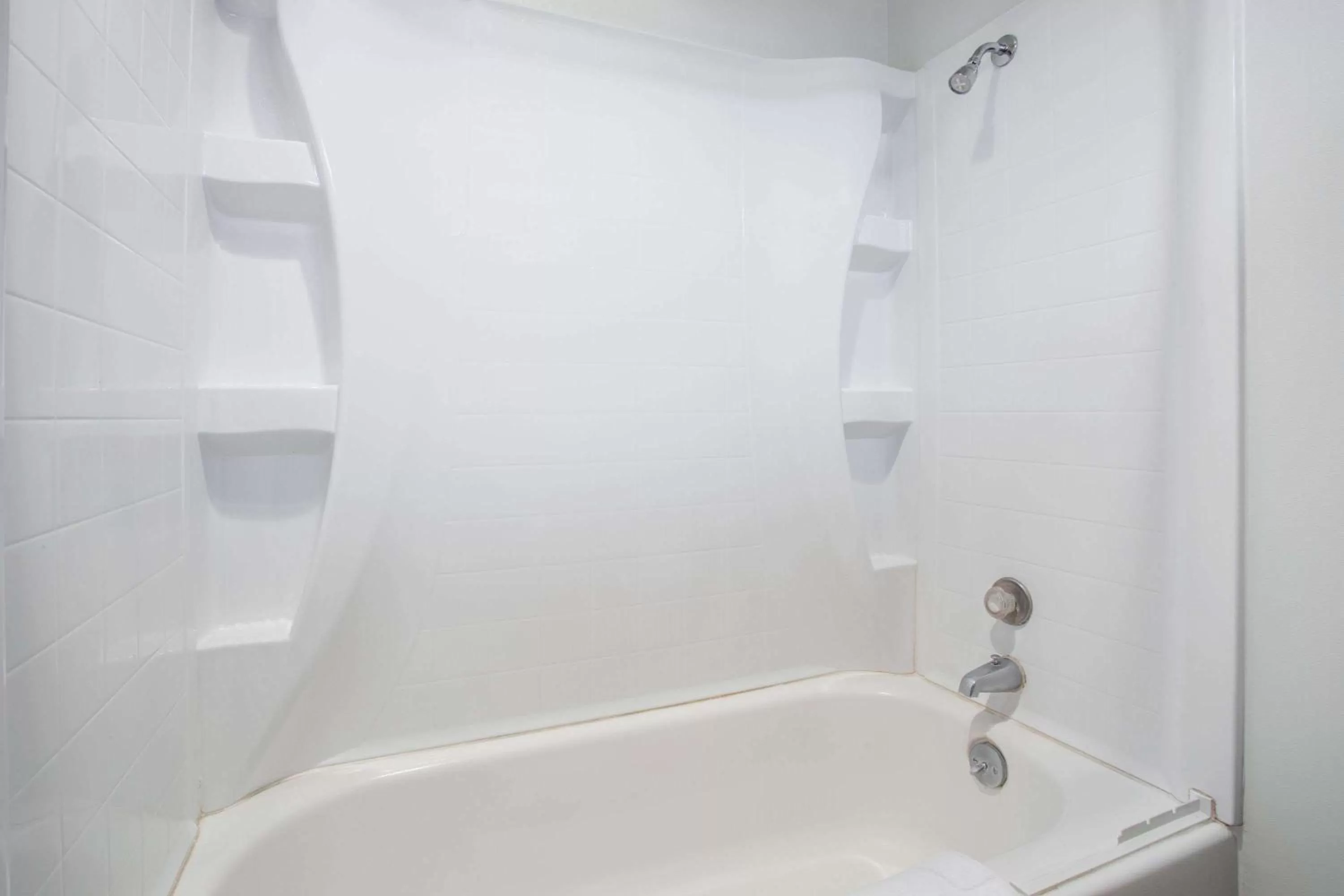 Photo of the whole room in Knights Inn Boardman