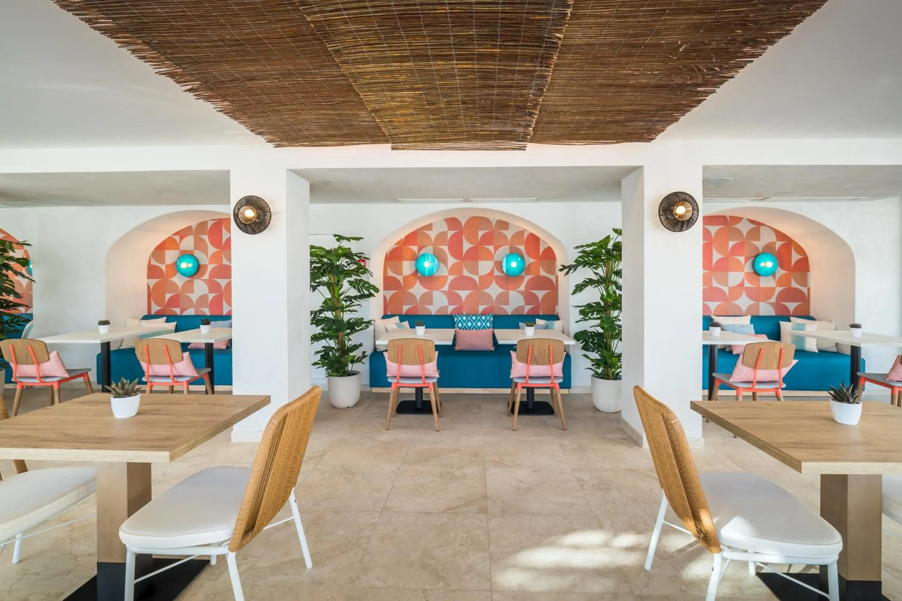 Restaurant/places to eat in Barceló Ponent Beach