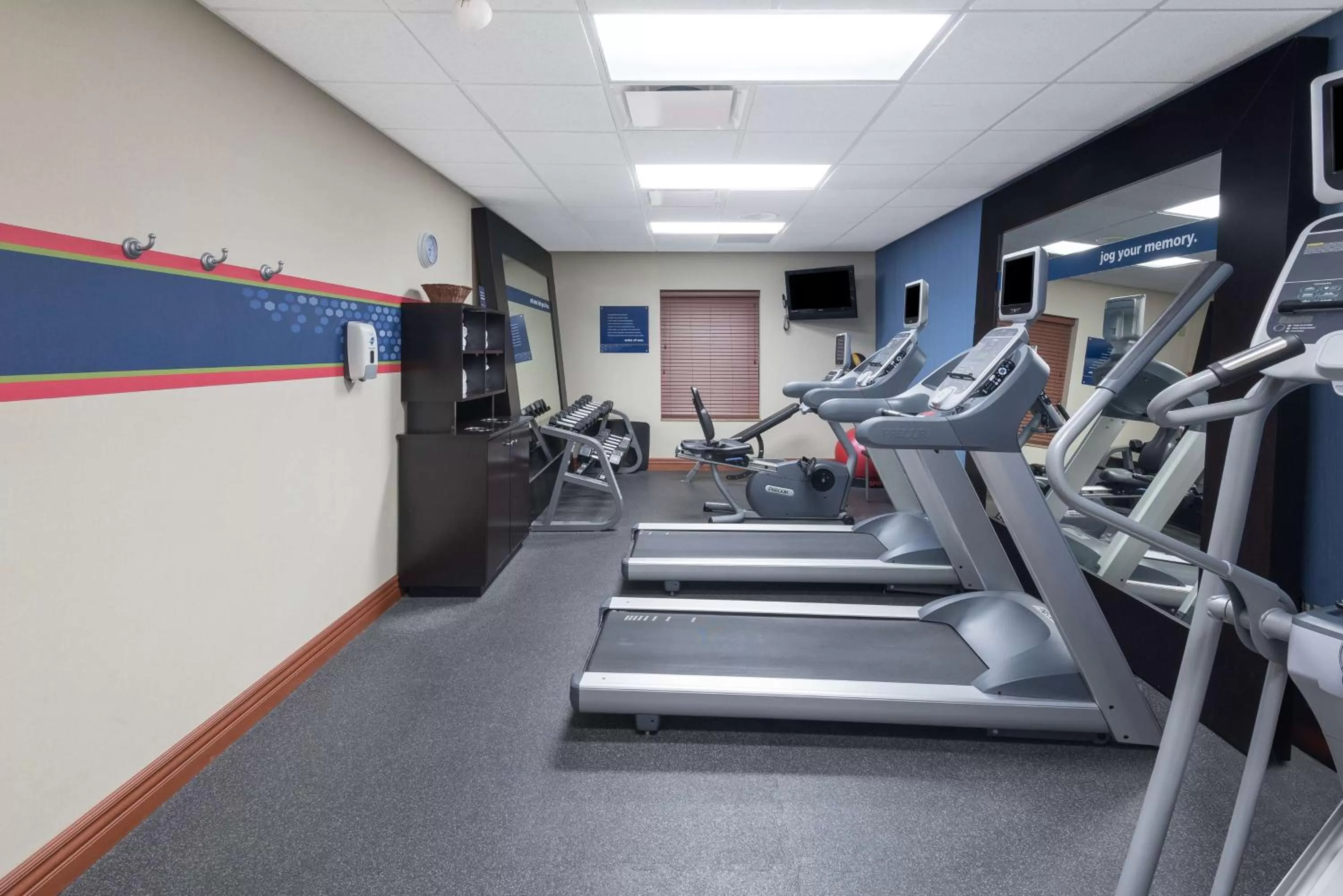 Fitness centre/facilities in Hampton Inn Bellevue