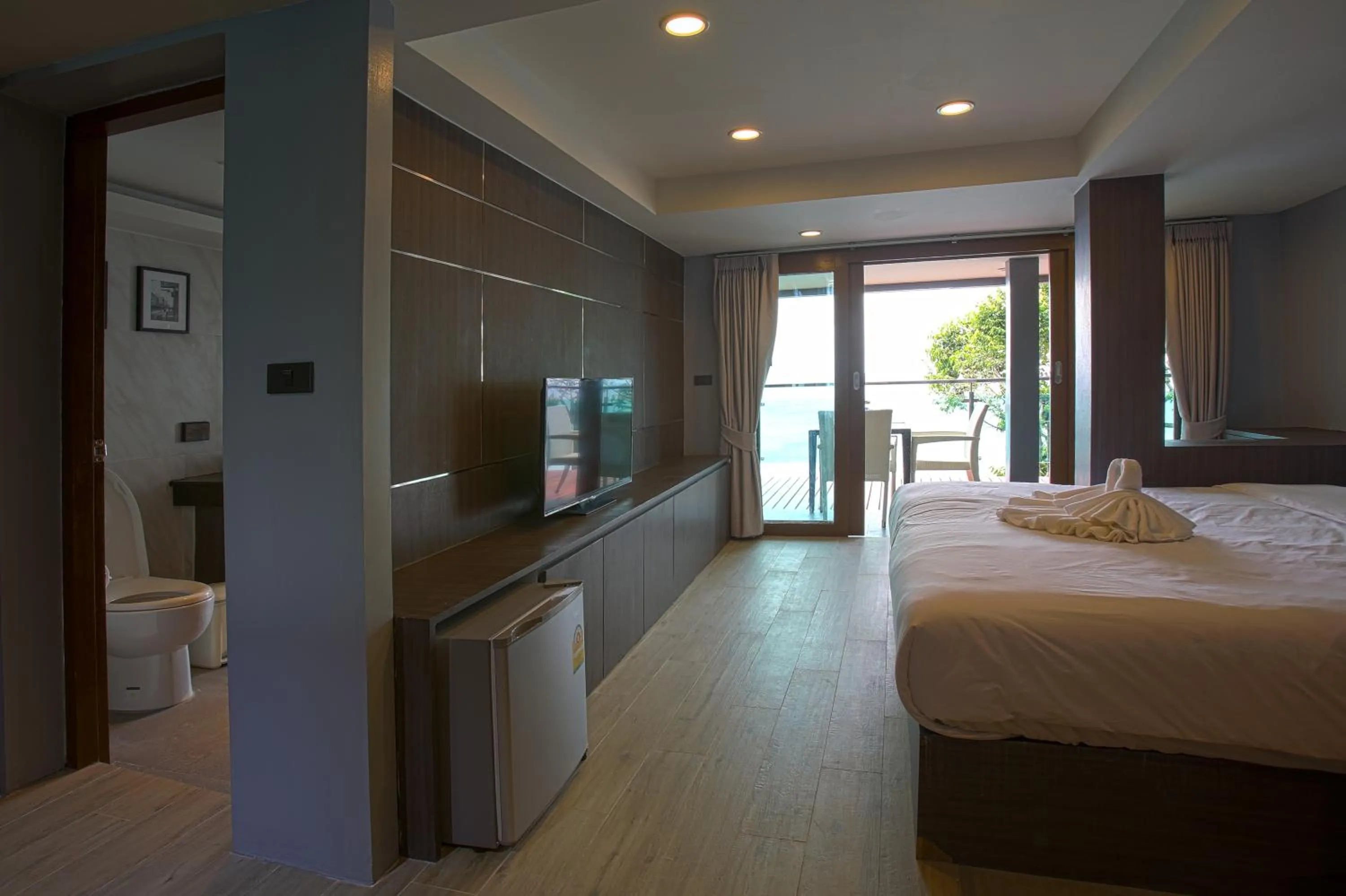 Bedroom, Bed in Cliff Lanta Suite-Koh Lanta Krabi