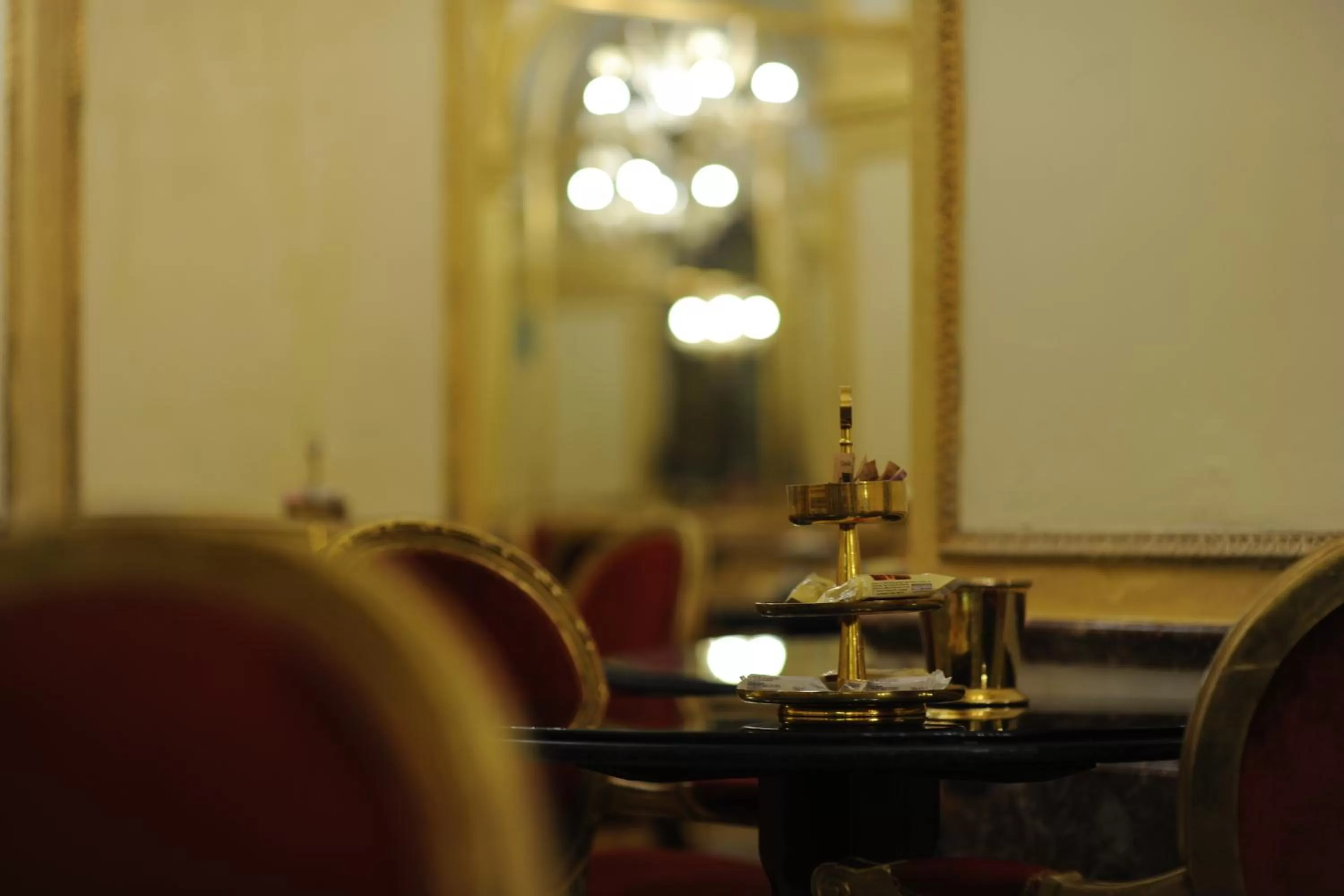 Restaurant/places to eat in Hotel Des Epoques