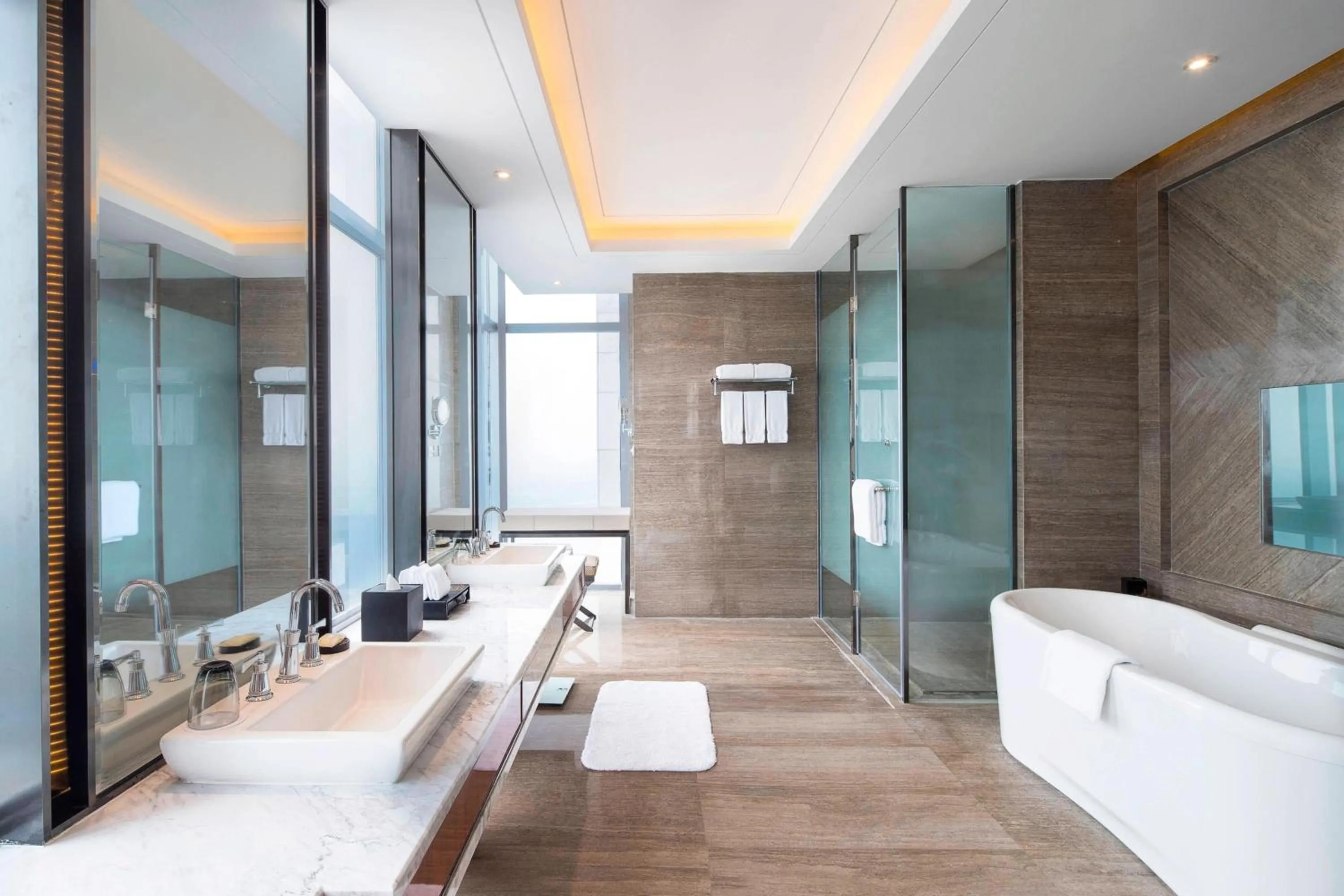 Photo of the whole room, Bathroom in Sheraton Langfang Chaobai River Hotel