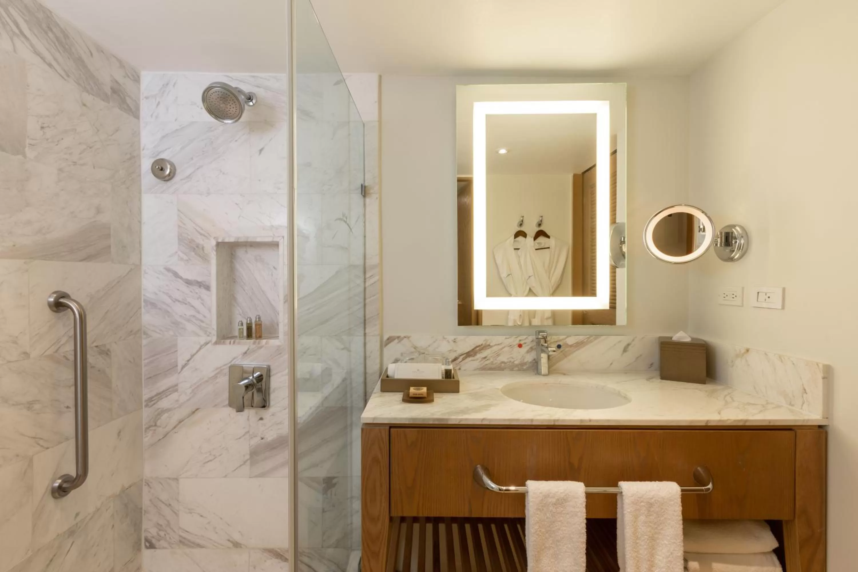 Superior Honeymoon Suite Ocean View - King Size Bed in Moon Palace Jamaica - All Inclusive