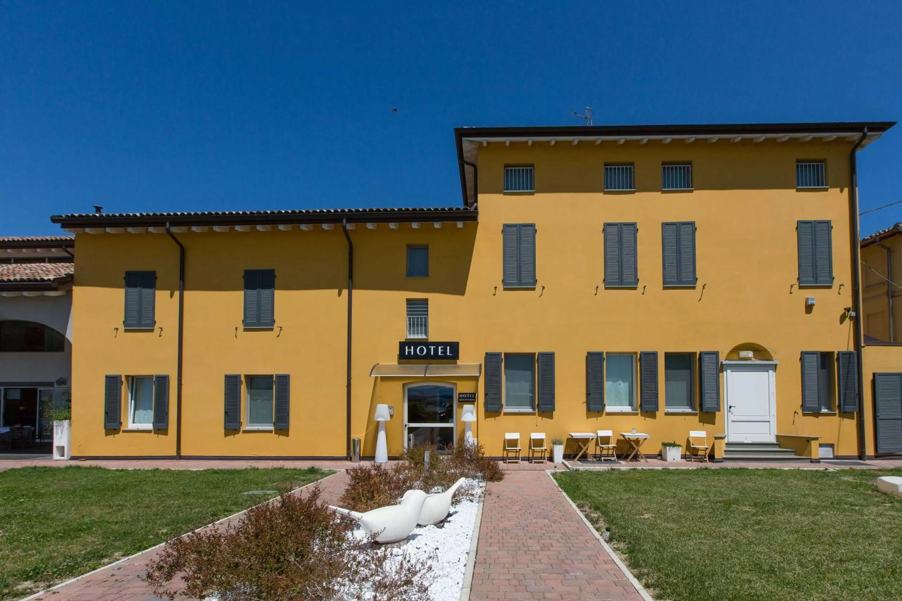 Property building in Hotel Forlanini 52