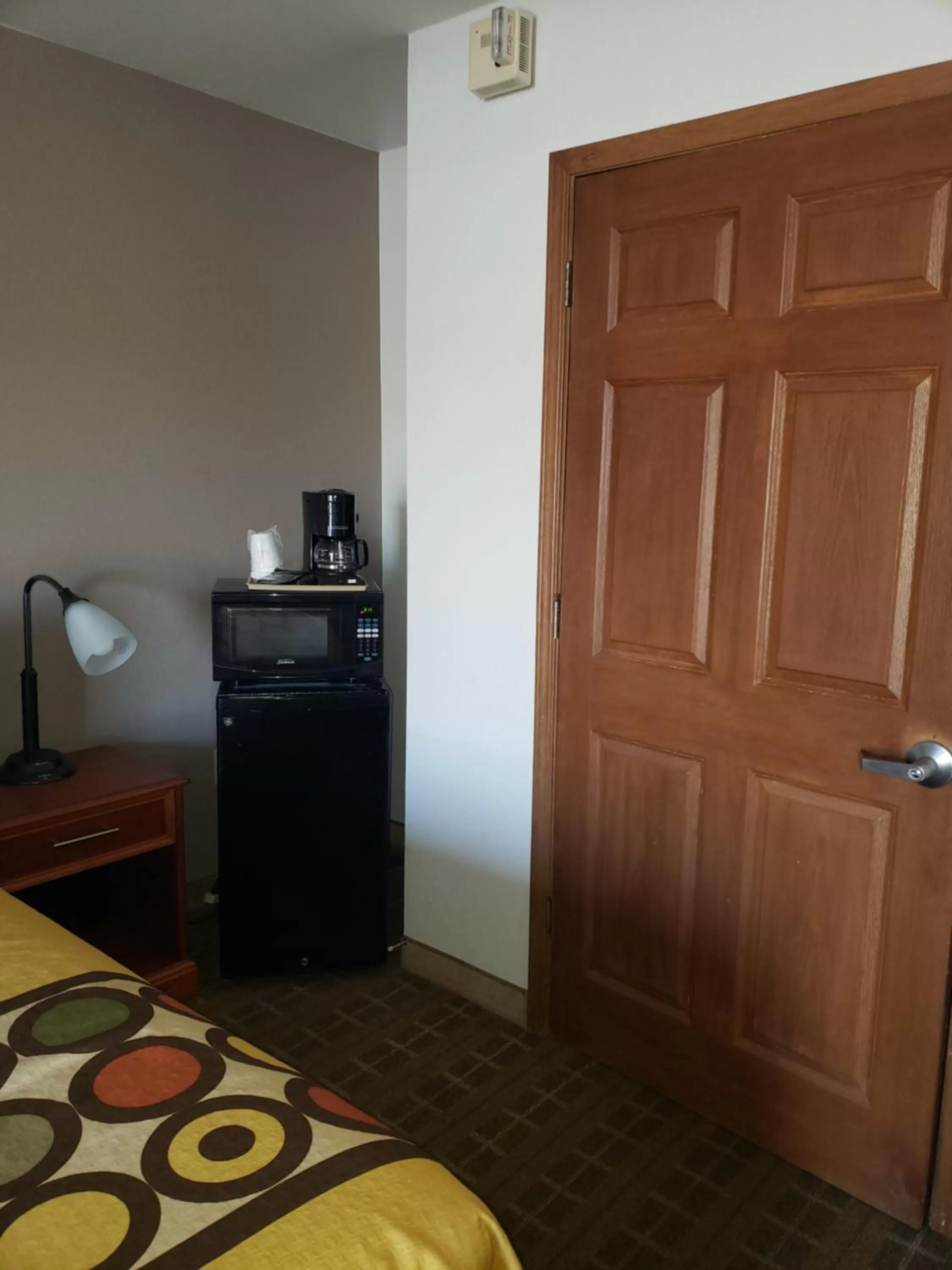 Bed in Super 8 by Wyndham Clinton