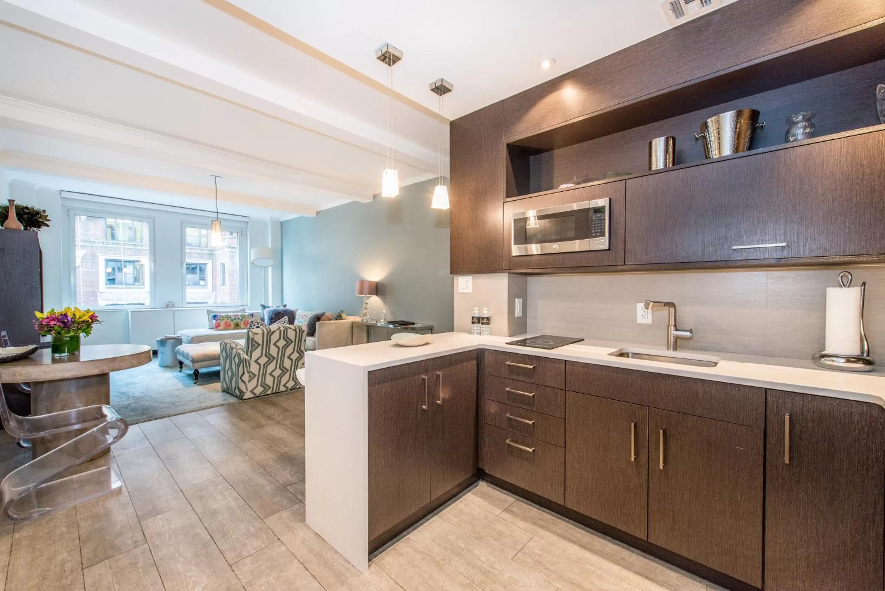 Kitchen or kitchenette in Lombardy Hotel