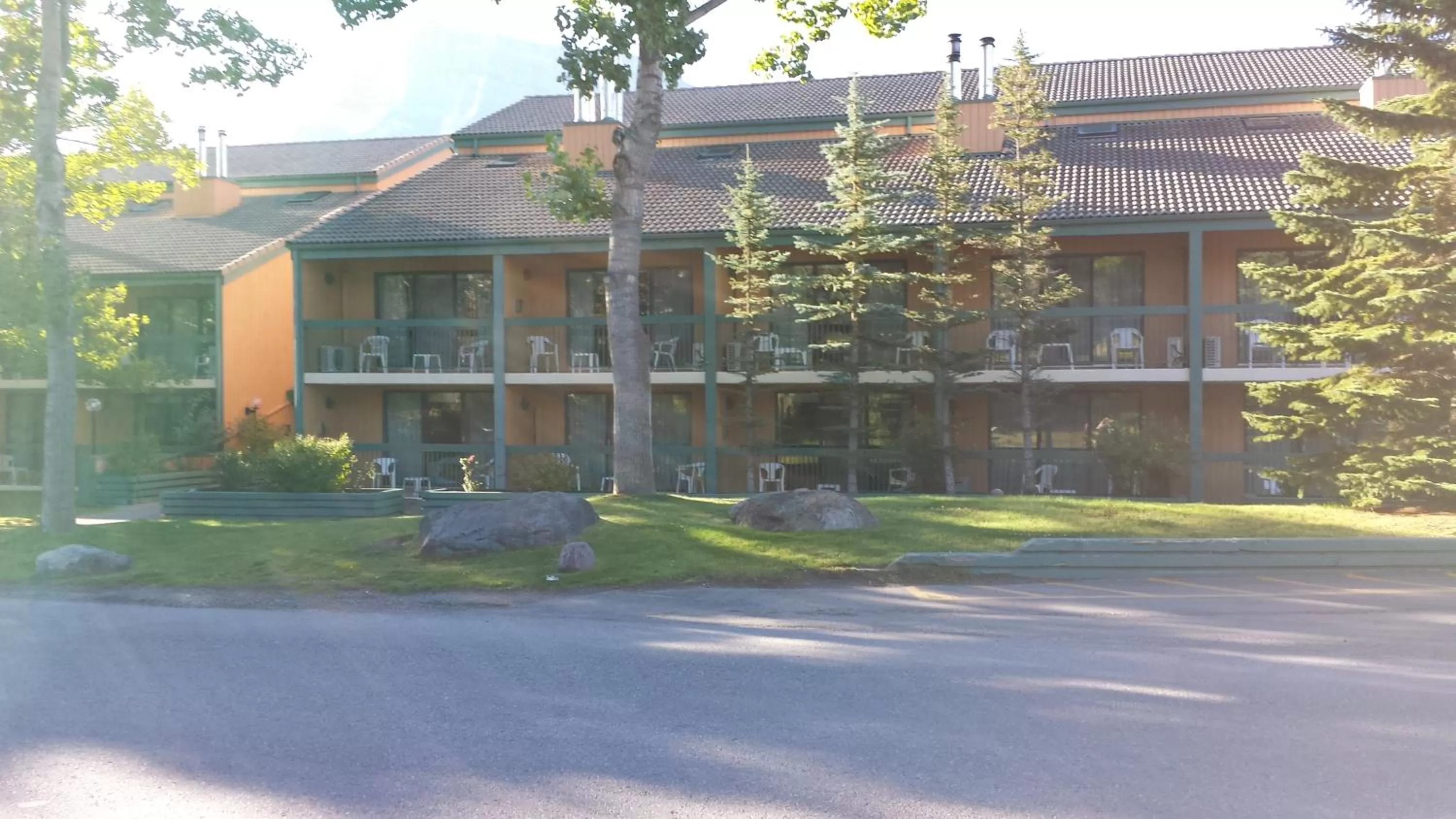 Facade/entrance in Douglas Fir Resort & Chalets
