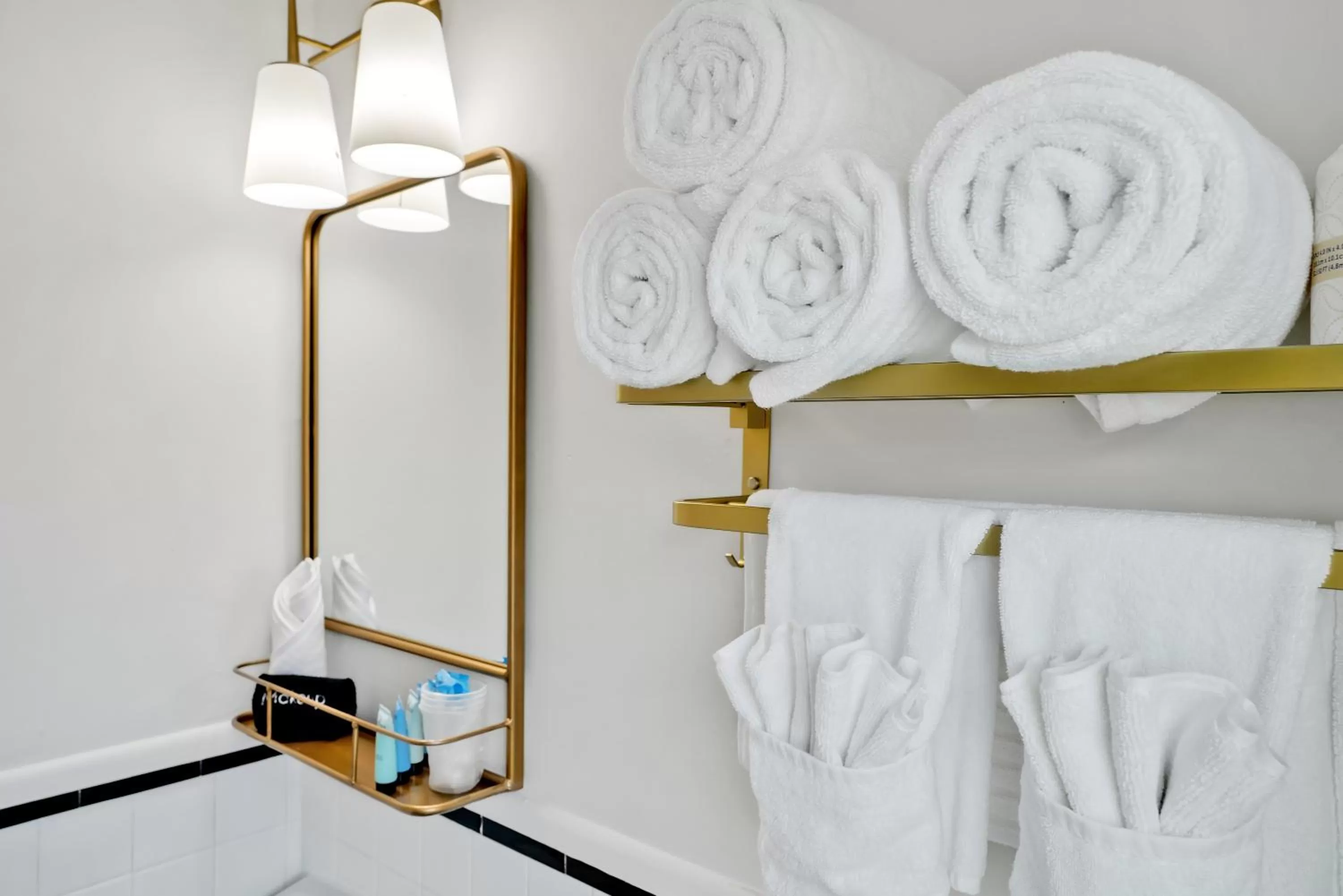 Bathroom in The Starlite Inn