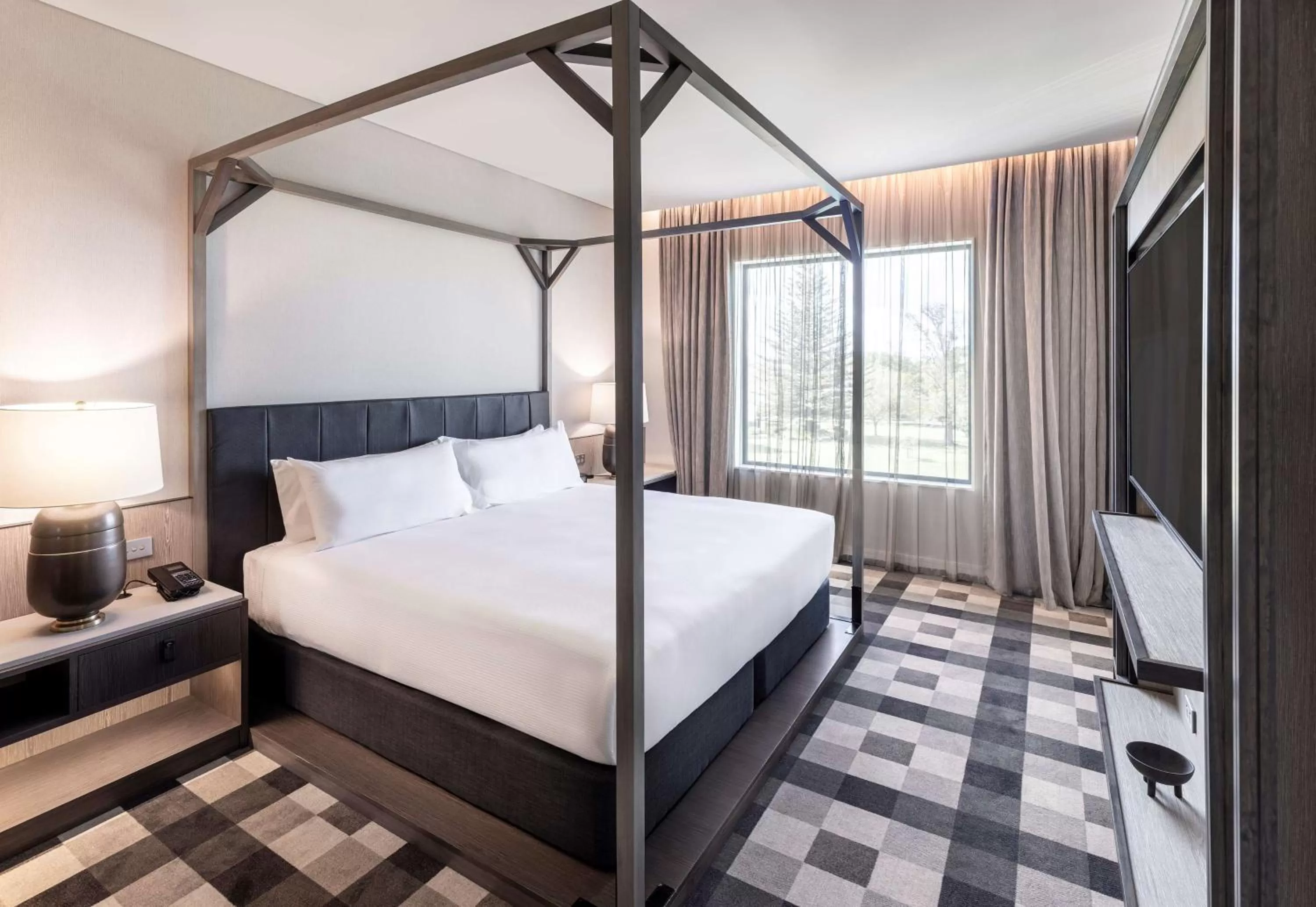 Bed in DoubleTree By Hilton Auckland Karaka