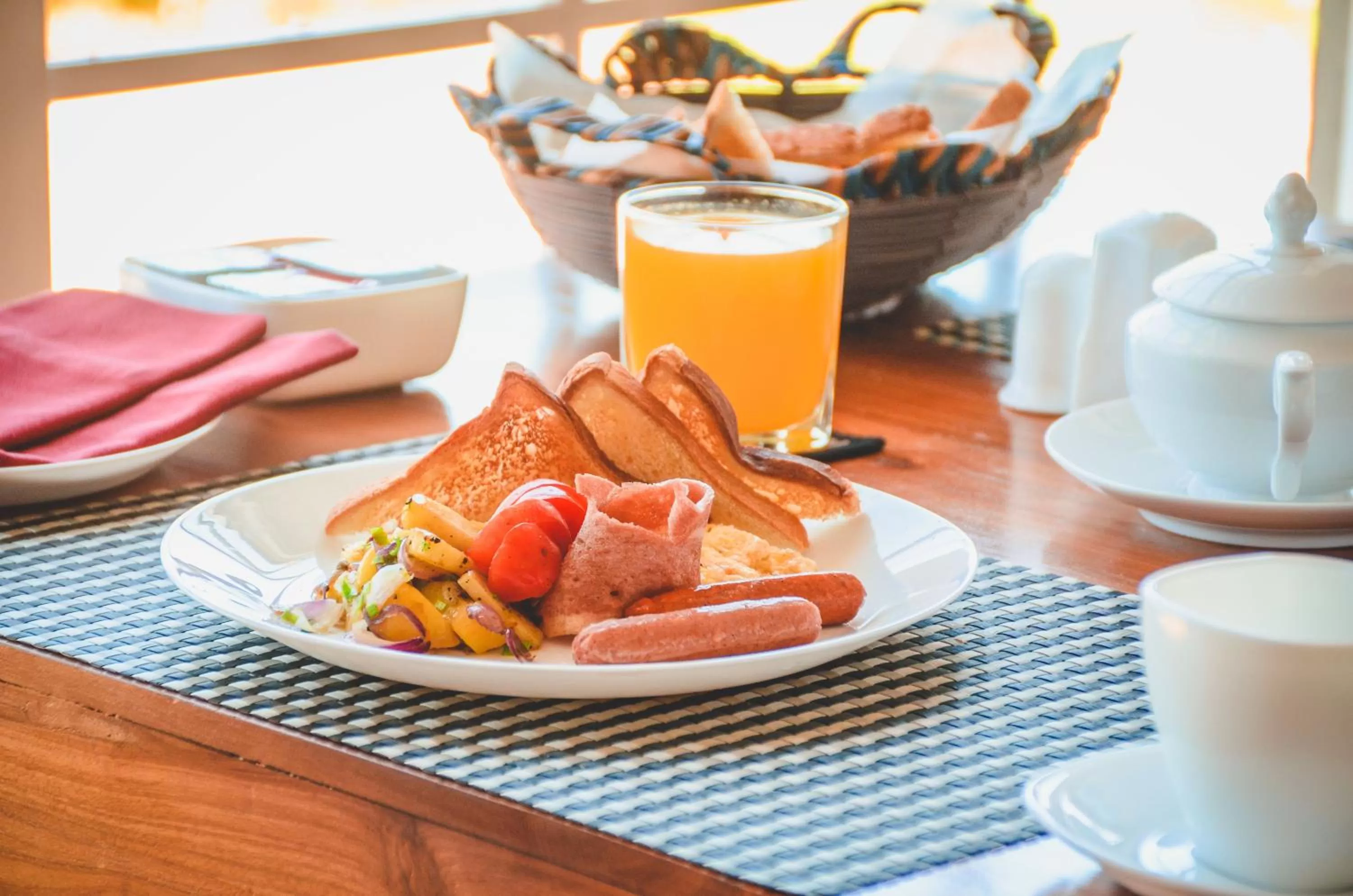 Restaurant/places to eat in Misthill Rest - Lavish Villa